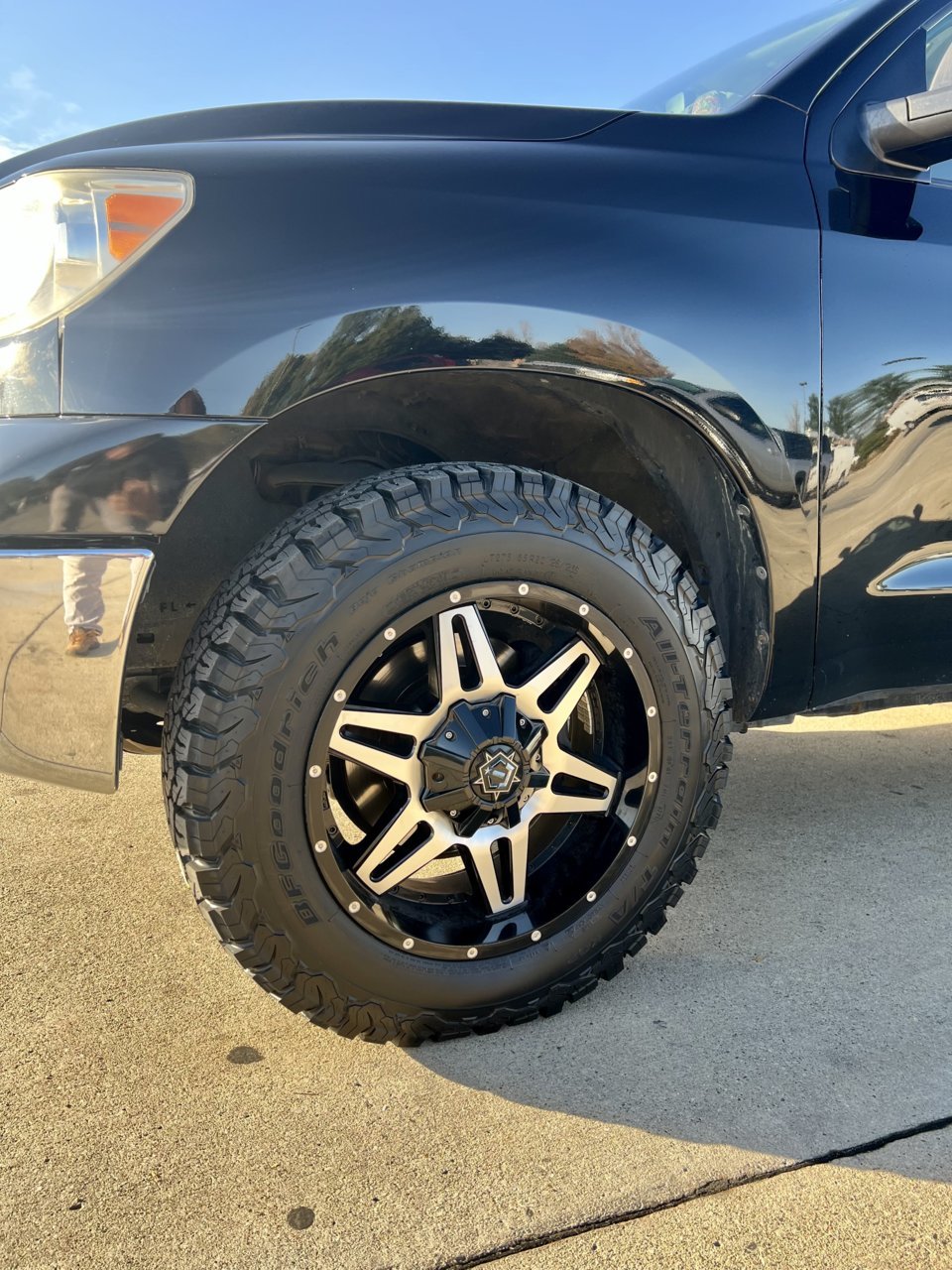 photo 1 Toyota Tundra custom wheels   20x10.0, ET , tire size 275/65 R20. x ET
