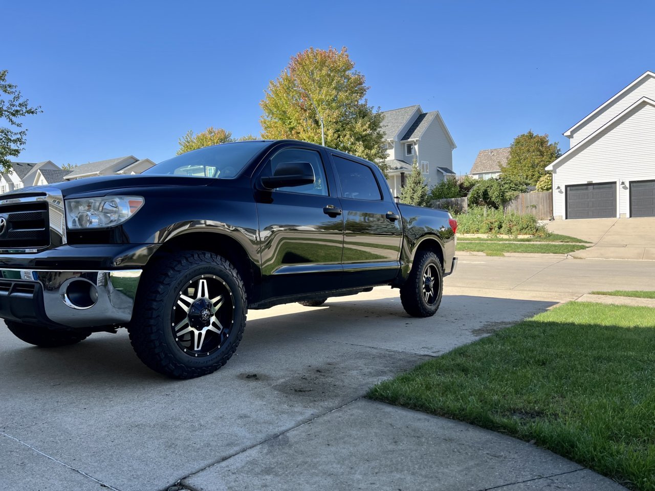 photo 2 Toyota Tundra custom wheels   20x10.0, ET , tire size 275/65 R20. x ET