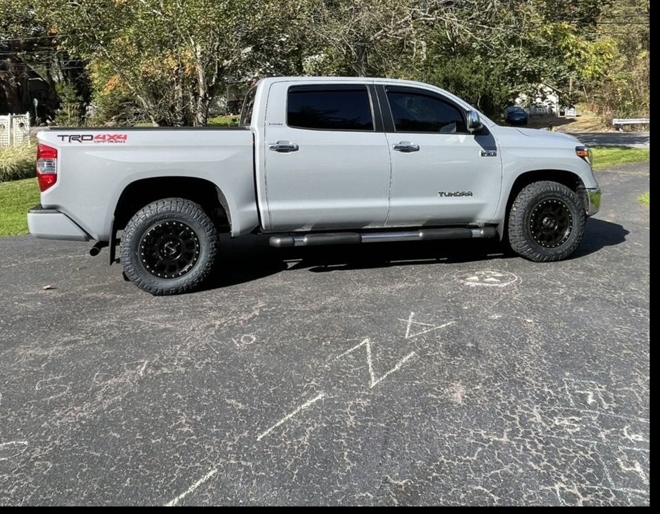 photo 1 Toyota Tundra custom wheels   18x9.0, ET +25, tire size 275/70 R18. x ET
