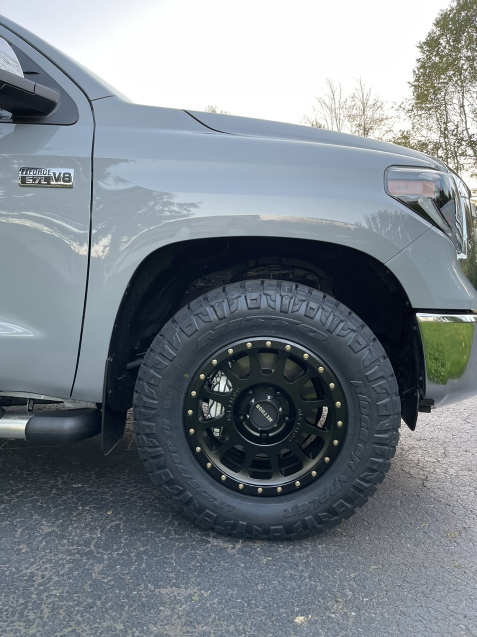 photo 5 Toyota Tundra custom wheels   18x9.0, ET +25, tire size 275/70 R18. x ET