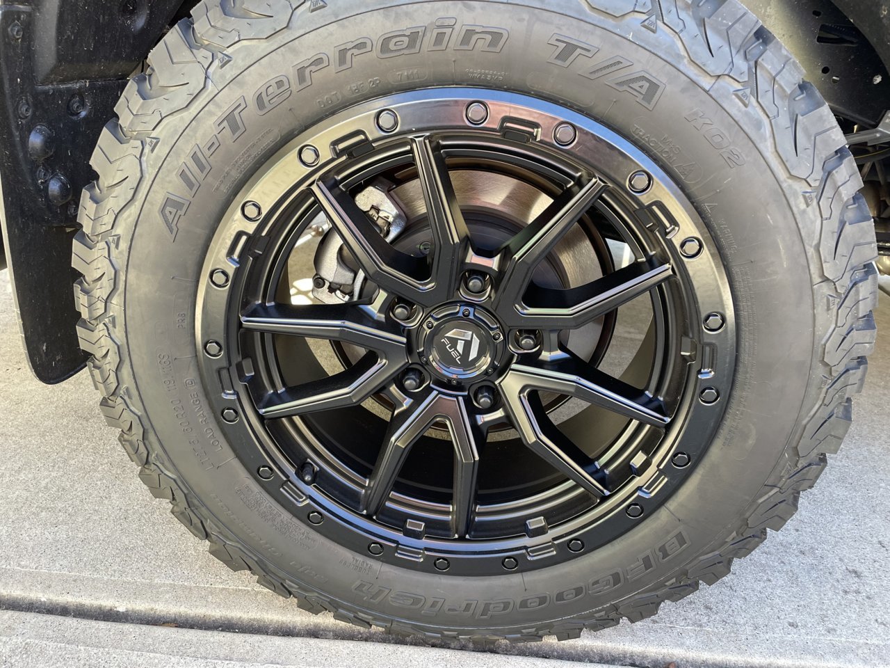 photo 1 Toyota Tundra custom wheels   20x9.0, ET +20, tire size 275/65 R20. x ET