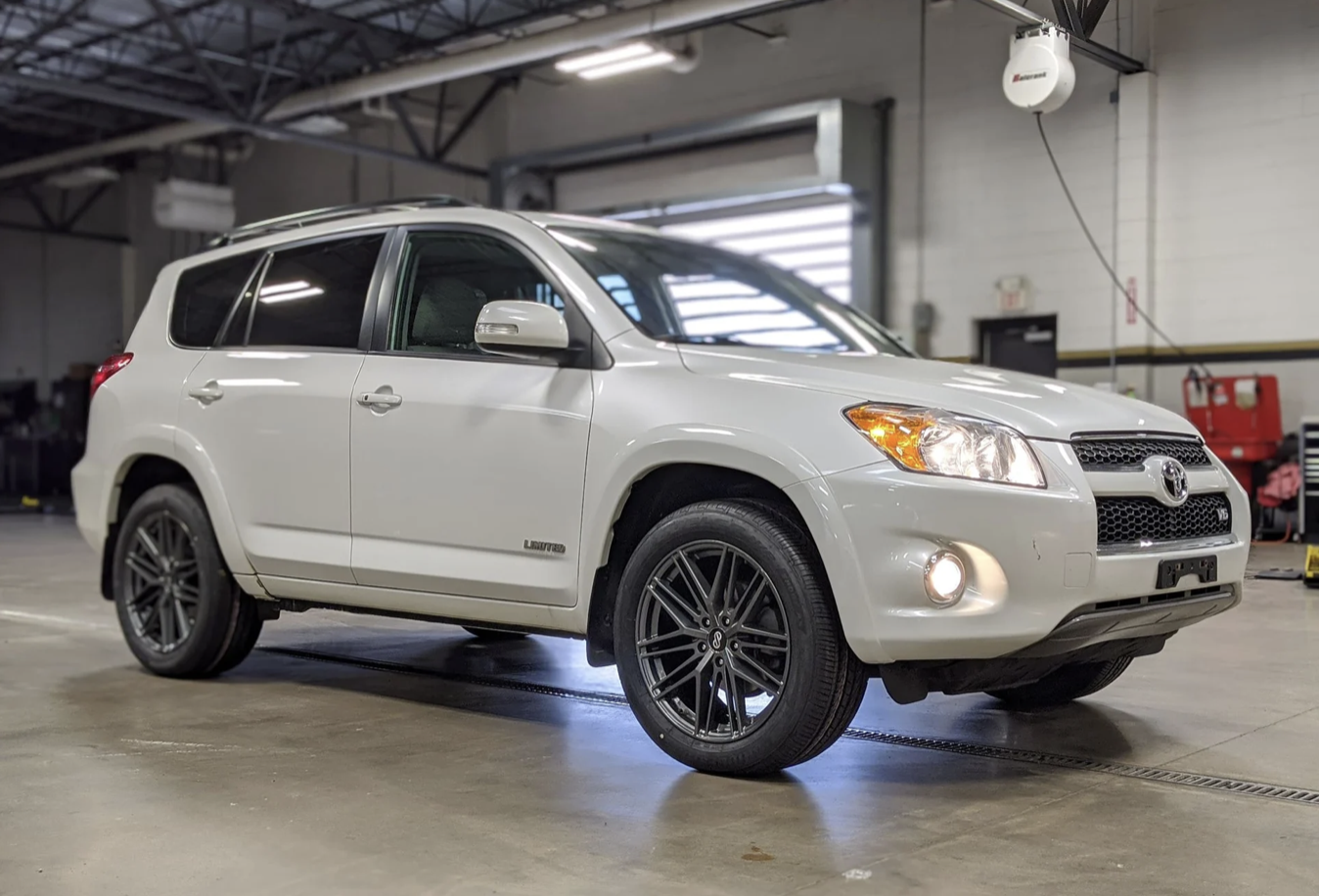 photo 1 Toyota RAV4 custom wheels   19x8.0, ET +35, tire size 245/50 R19. x ET 