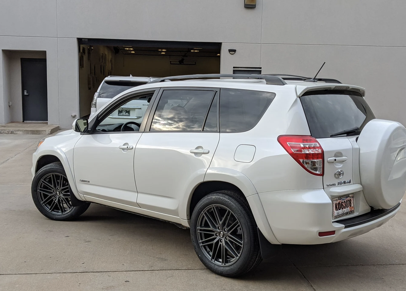 photo 2 Toyota RAV4 custom wheels   19x8.0, ET +35, tire size 245/50 R19. x ET 