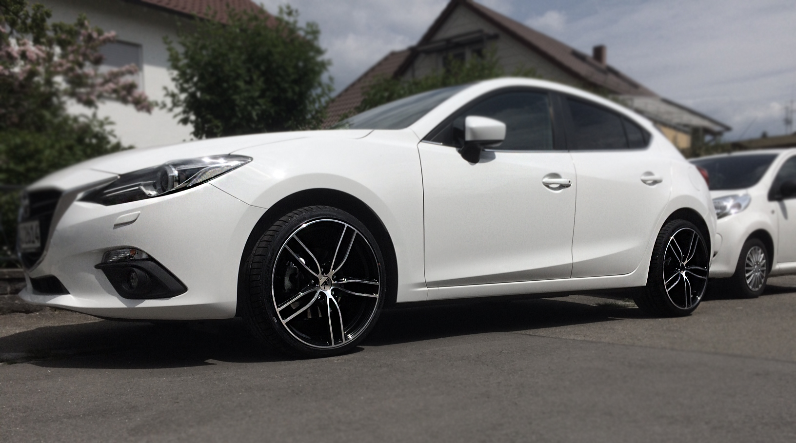 photo 1 Mazda Mazda3 custom wheels R3  18x9.5, ET +40, tire size 225/35 R18. x ET 