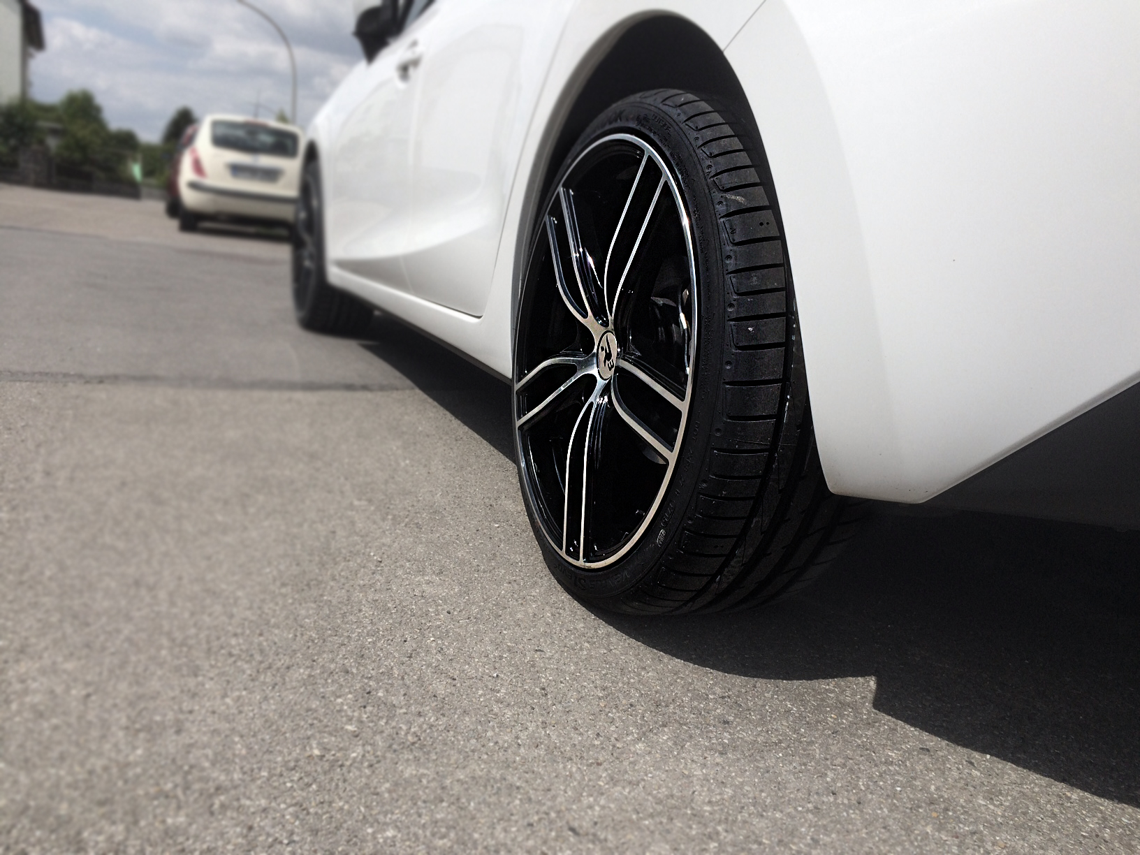 photo 3 Mazda Mazda3 custom wheels R3  18x9.5, ET +40, tire size 225/35 R18. x ET 