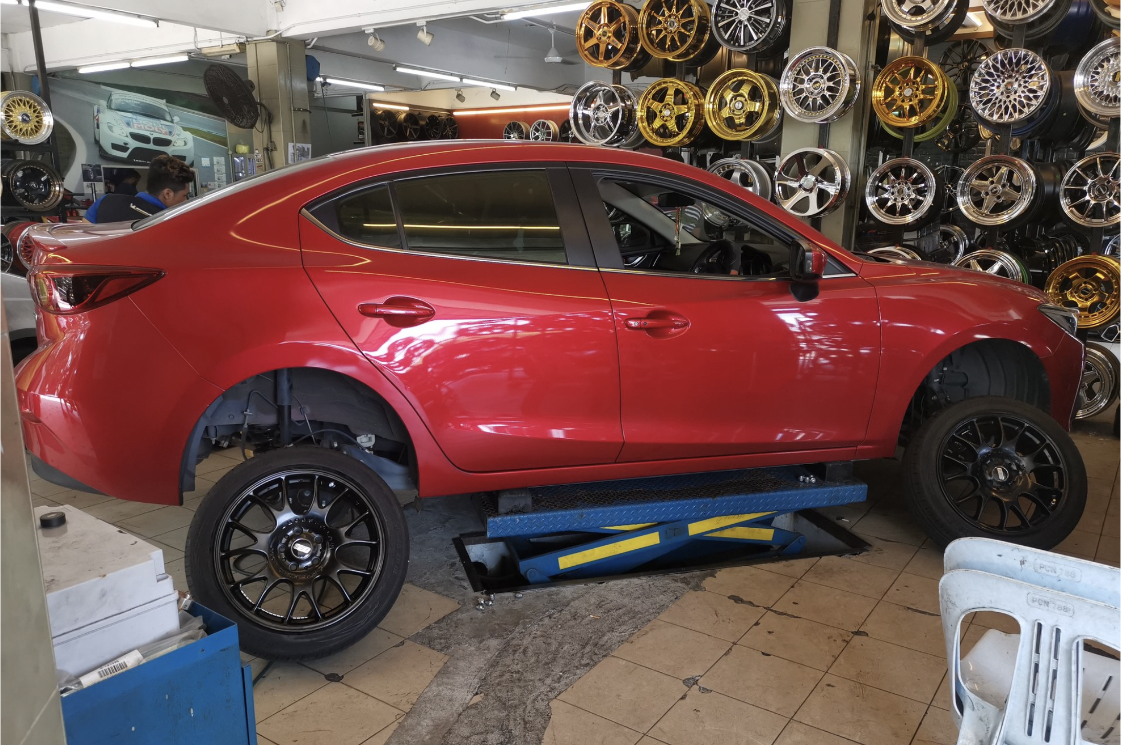 photo 1 Mazda Mazda3 custom wheels   18x8.0, ET +42, tire size 225/45 R18. x ET