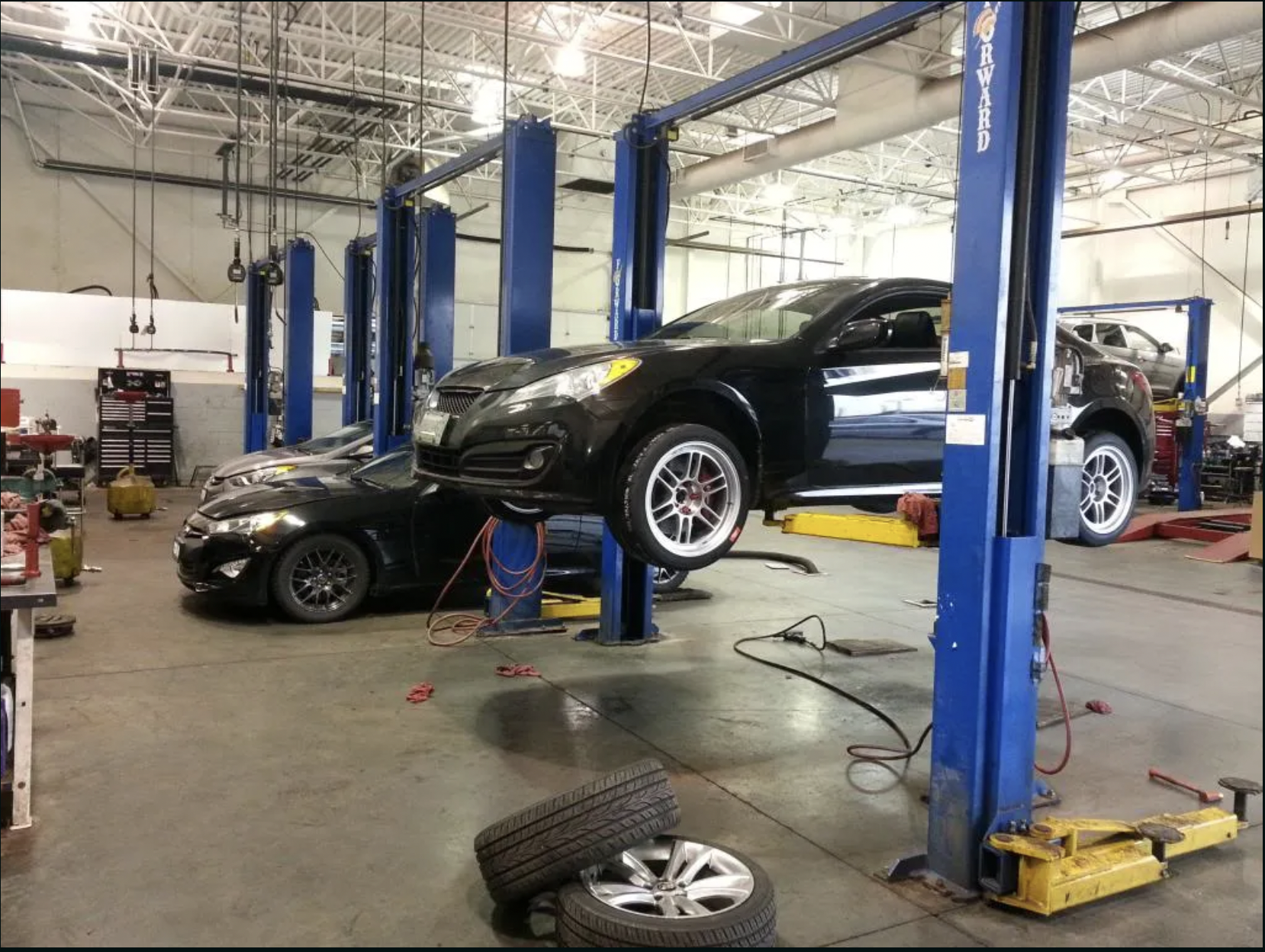 photo 2 Hyundai Genesis Coupe custom wheels 18x9.5, ET +15, tire size 265/35 R18. x ET 265/40 R