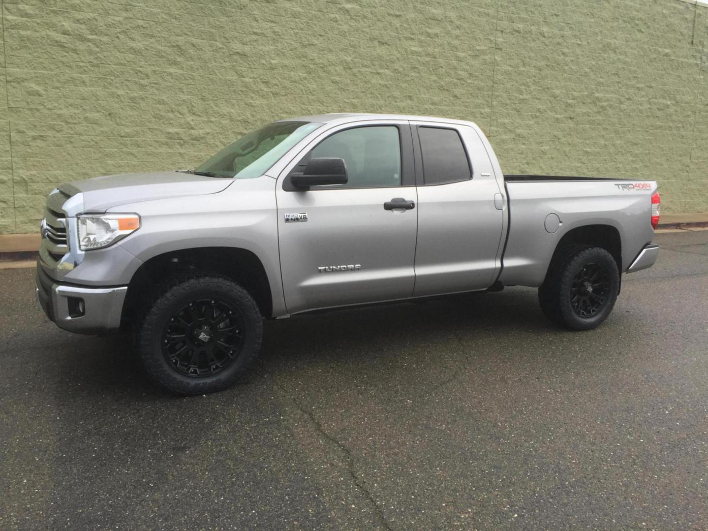 photo 1 Toyota Tundra custom wheels   20x9.0, ET , tire size 295/55 R20. x ET