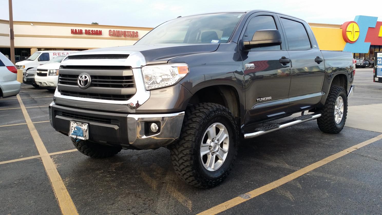photo 2 Toyota Tundra custom wheels   18x8.0, ET +23, tire size 35X12.5 R18. x ET
