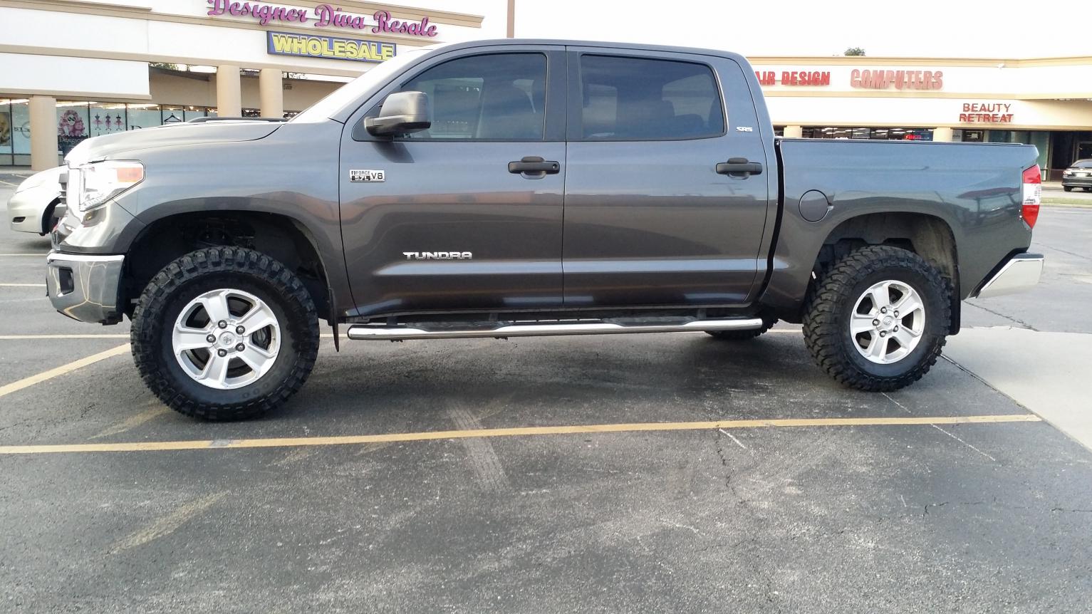 photo 4 Toyota Tundra custom wheels   18x8.0, ET +23, tire size 35X12.5 R18. x ET