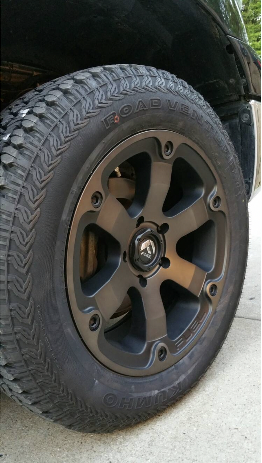 photo 1 Toyota Tundra custom wheels   20x9.0, ET +20, tire size 275/60 R20. x ET 