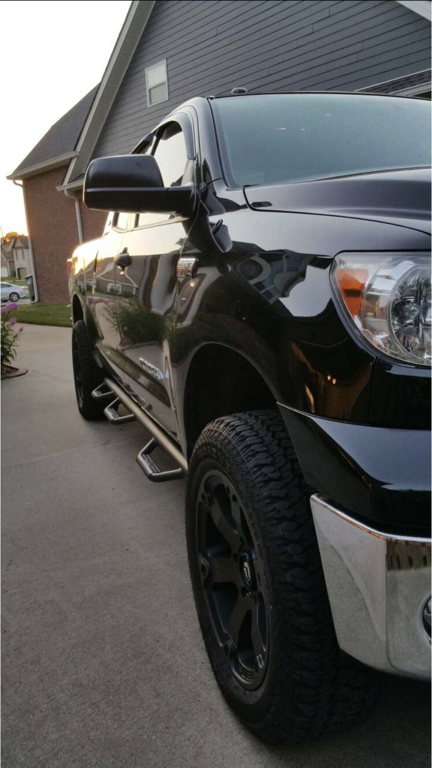 photo 2 Toyota Tundra custom wheels   20x9.0, ET +20, tire size 275/60 R20. x ET 