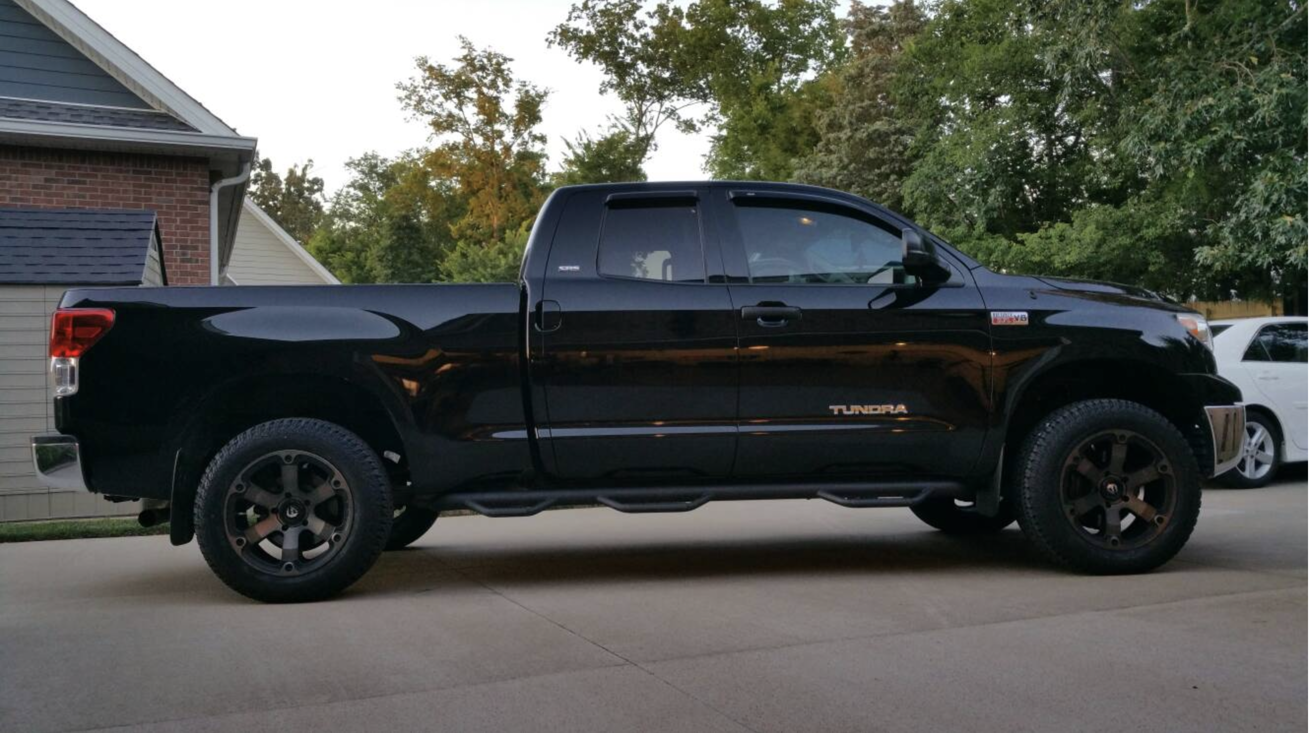 photo 3 Toyota Tundra custom wheels   20x9.0, ET +20, tire size 275/60 R20. x ET 