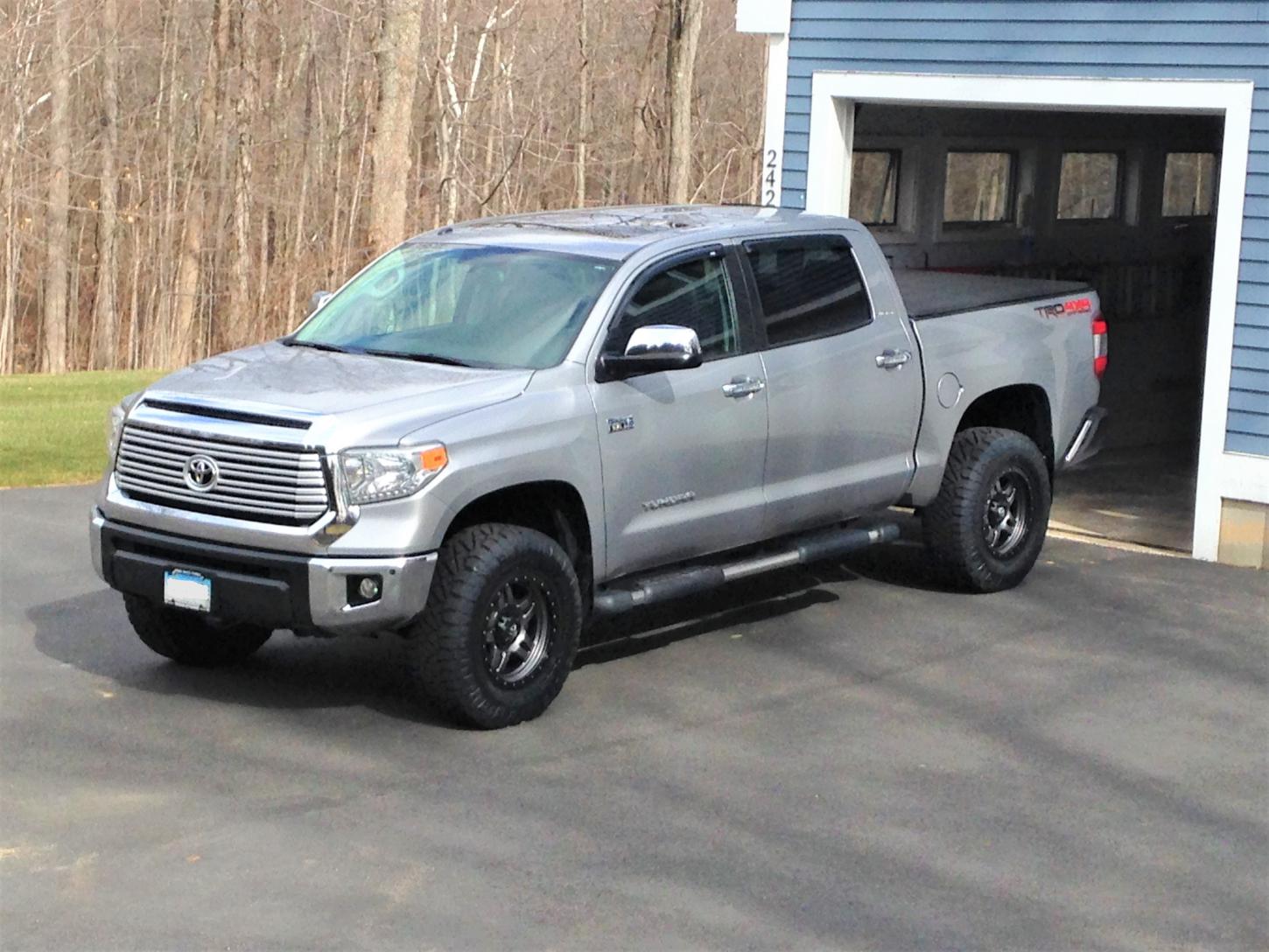 photo 3 Toyota Tundra custom wheels   18x, ET +20, tire size 295/70 R18. x ET