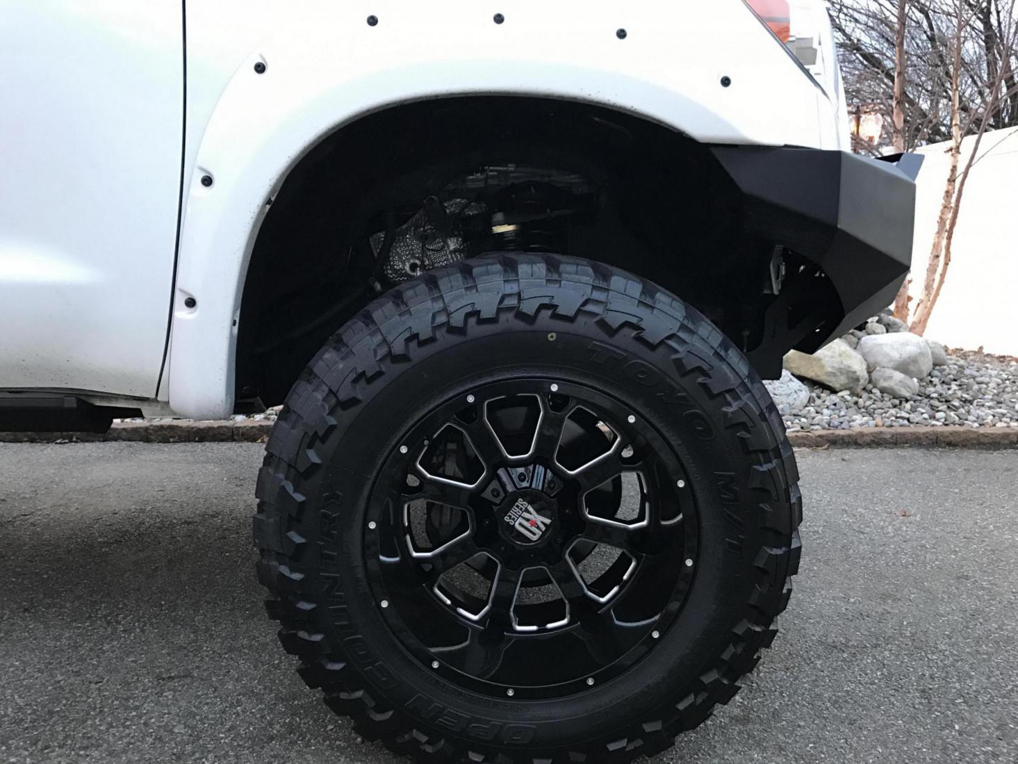 photo 2 Toyota Tundra custom wheels   20x12.0, ET -44, tire size 37X13.5 R20. x ET