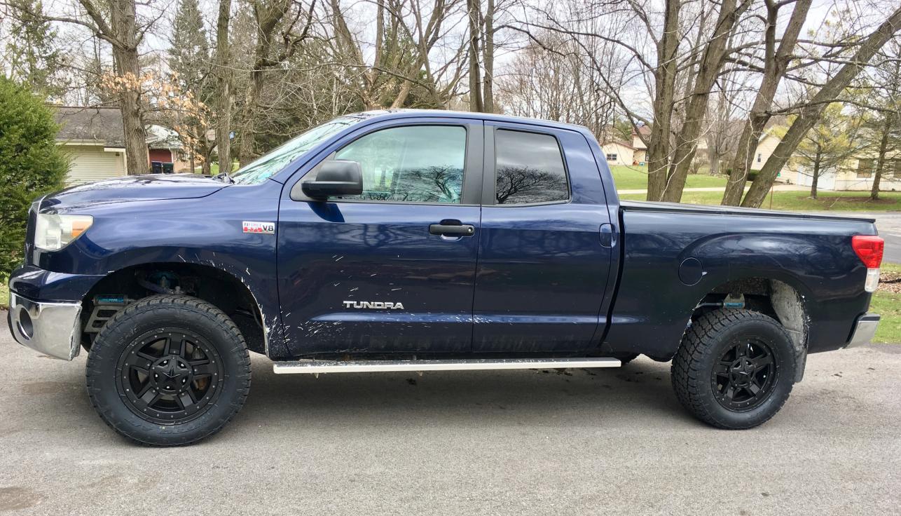 photo 1 Toyota Tundra custom wheels   20x9.0, ET +25, tire size 305/55 R20. x ET