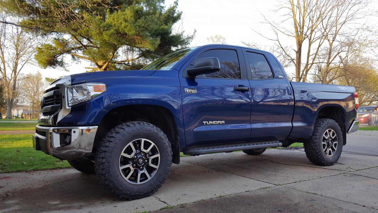 photo 1 Toyota Tundra custom wheels   18x, ET , tire size 295/70 R18. x ET 