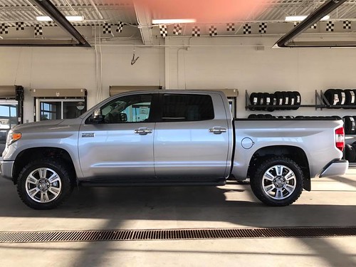 photo 1 Toyota Tundra custom wheels   20x, ET , tire size 275/60 R20. x ET