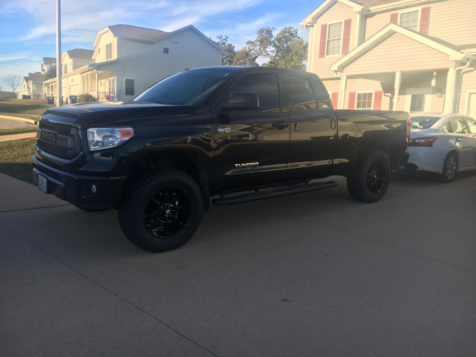 photo 1 Toyota Tundra custom wheels   20x9.0, ET , tire size 285/65 R20. x ET 