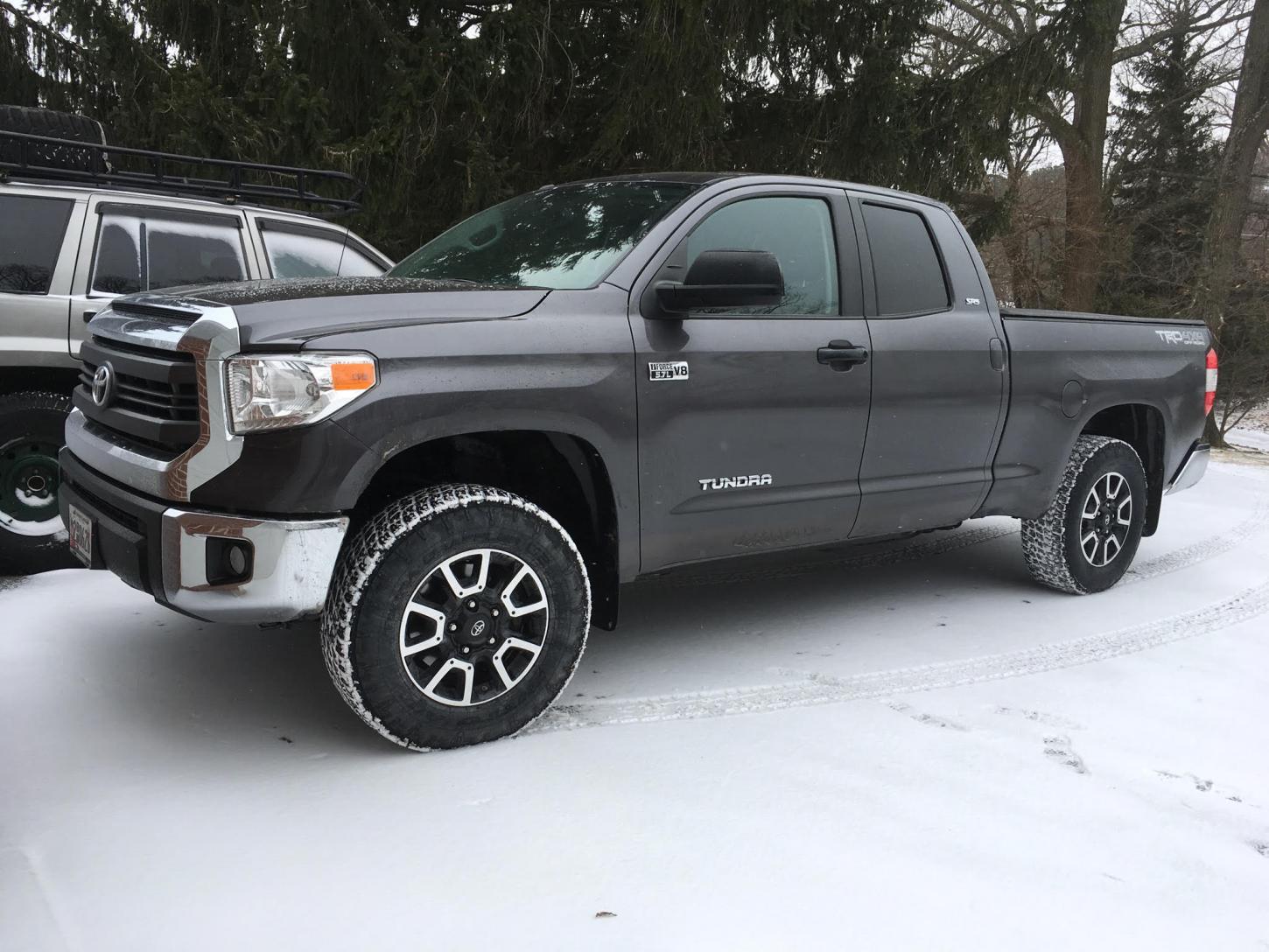 photo 1 Toyota Tundra custom wheels   18x, ET , tire size 275/70 R18. x ET 