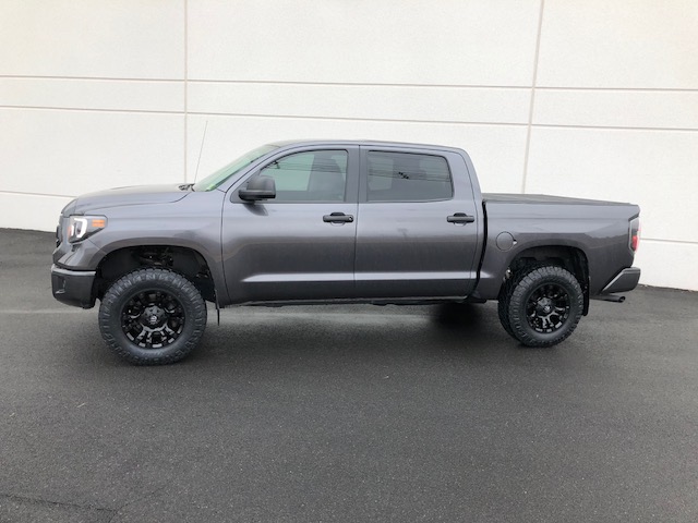 photo 2 Toyota Tundra custom wheels   18x9.0, ET , tire size 285/70 R18. x ET