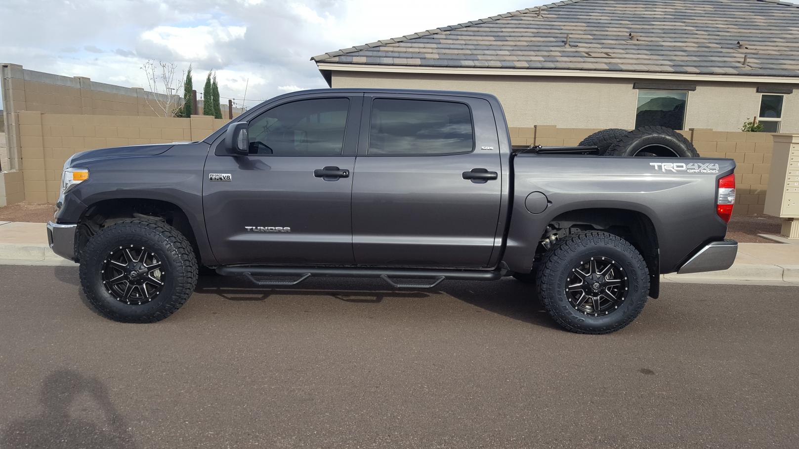 photo 1 Toyota Tundra custom wheels   18x9.0, ET +20, tire size 295/70 R18. x ET 