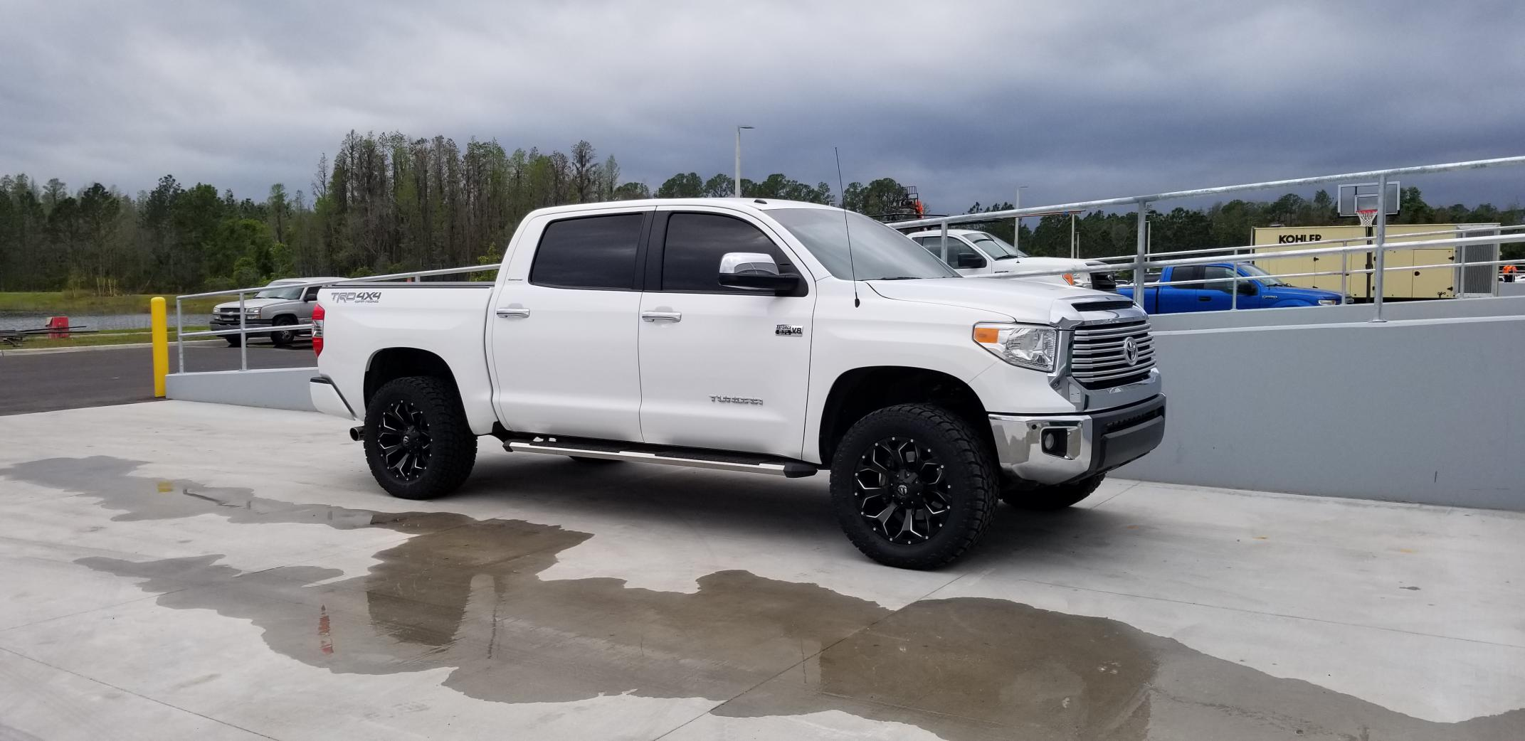 photo 2 Toyota Tundra custom wheels   20x9.0, ET +20, tire size 305/55 R20. x ET