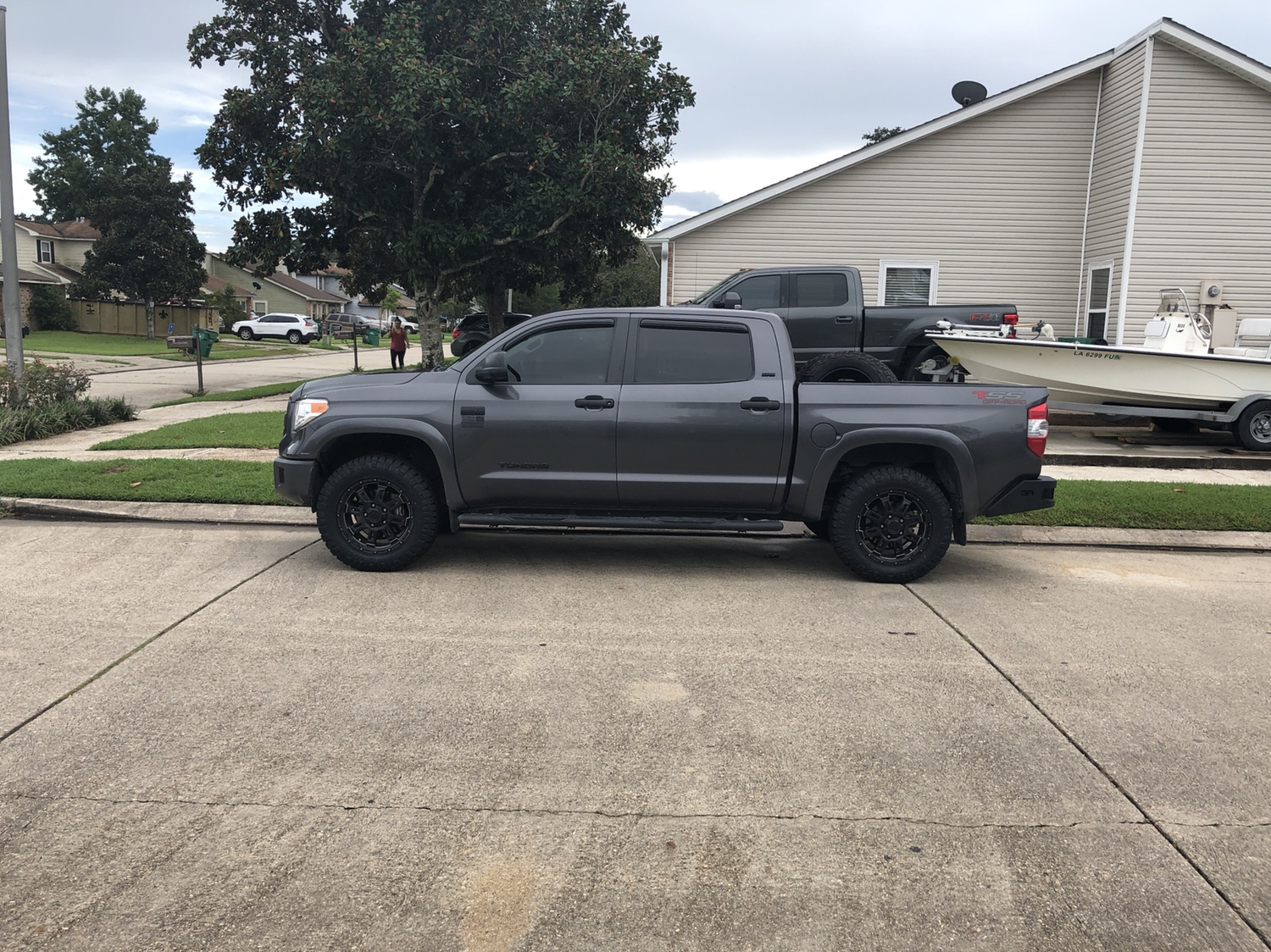photo 1 Toyota Tundra custom wheels   20x, ET , tire size 275/65 R20. x ET