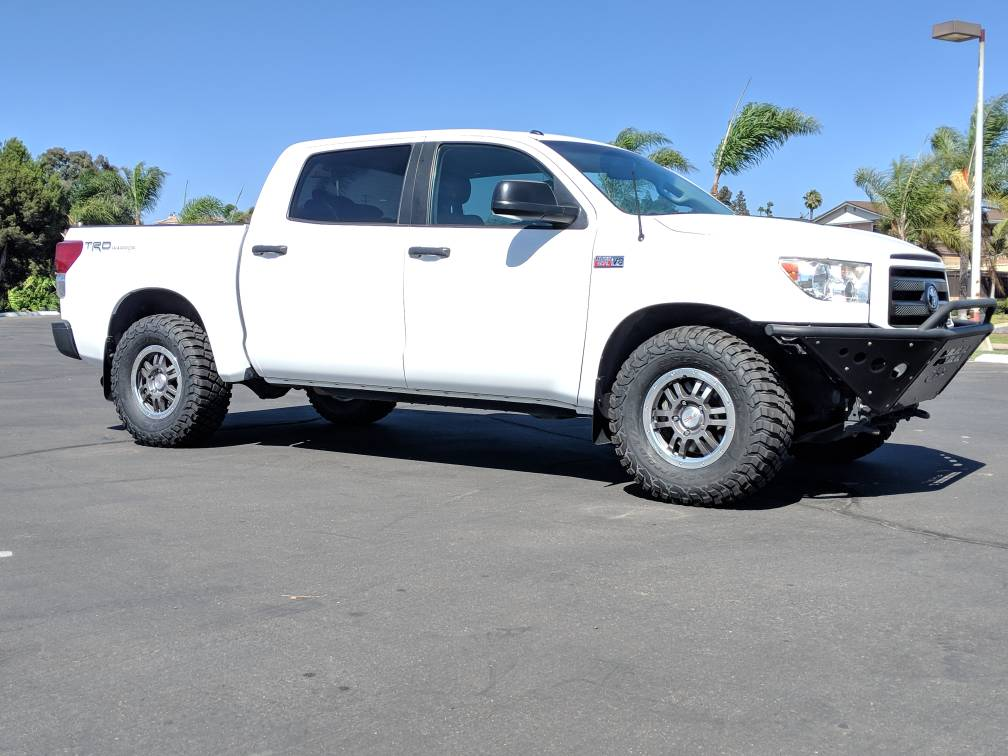 photo 1 Toyota Tundra custom wheels   17x8.0, ET , tire size 315/70 R17. x ET