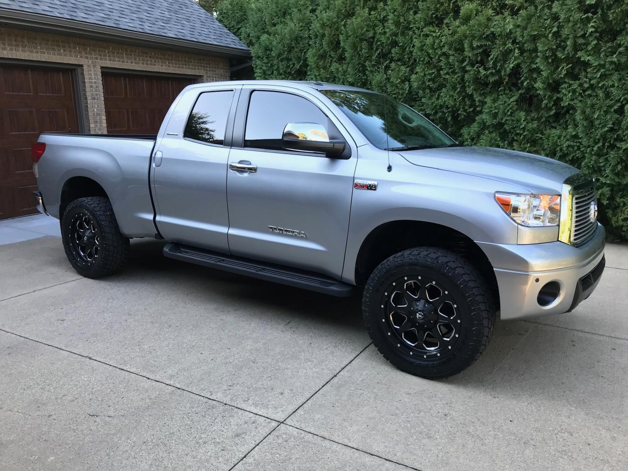 photo 1 Toyota Tundra custom wheels   20x9.0, ET +20, tire size 295/60 R20. x ET