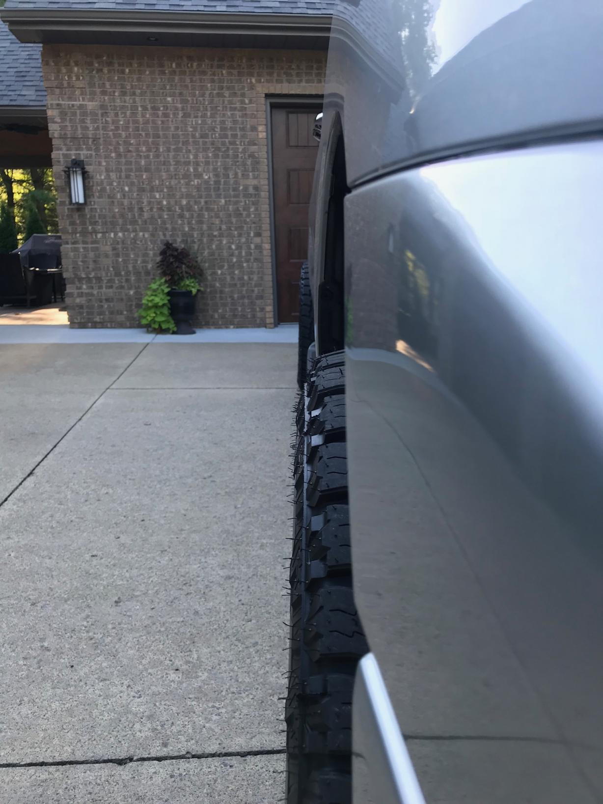 photo 2 Toyota Tundra custom wheels   20x9.0, ET +20, tire size 295/60 R20. x ET