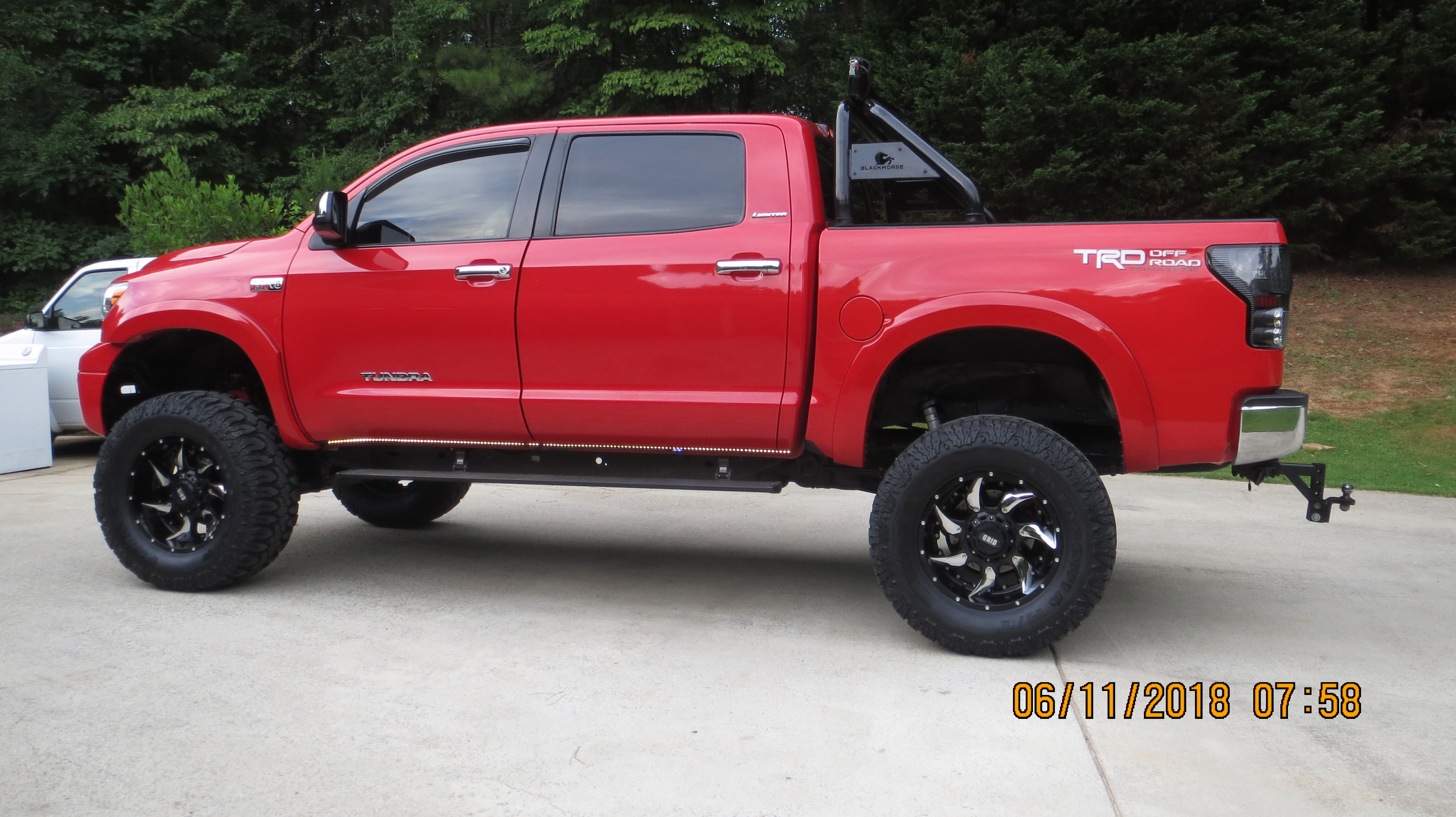 photo 2 Toyota Tundra custom wheels   20x10.0, ET , tire size 38X15.5 R20. x ET 