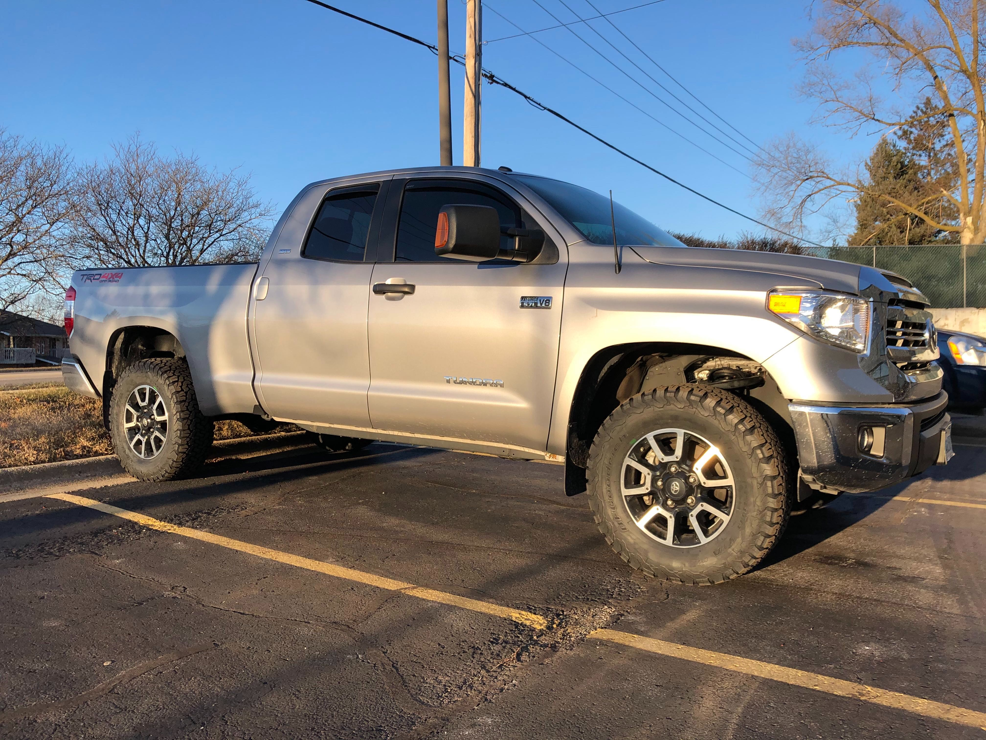 photo 1 Toyota Tundra custom wheels   18x, ET , tire size 305/65 R18. x ET