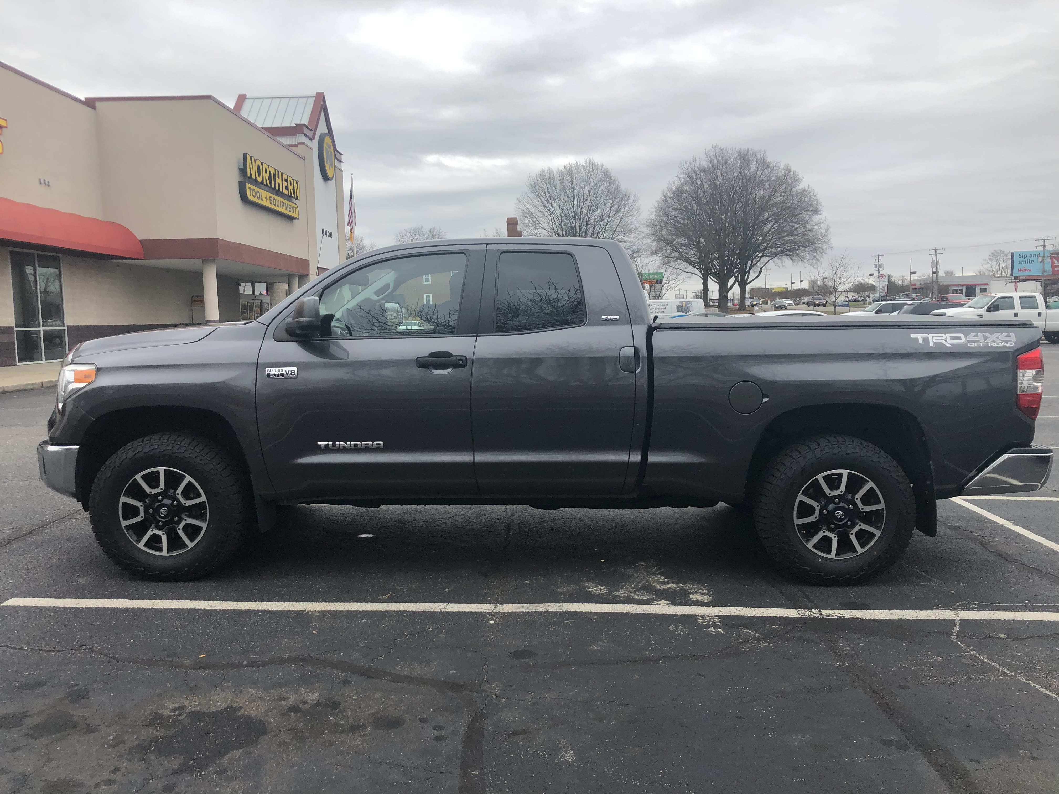 photo 1 Toyota Tundra custom wheels   18x, ET , tire size 275/70 R18. x ET