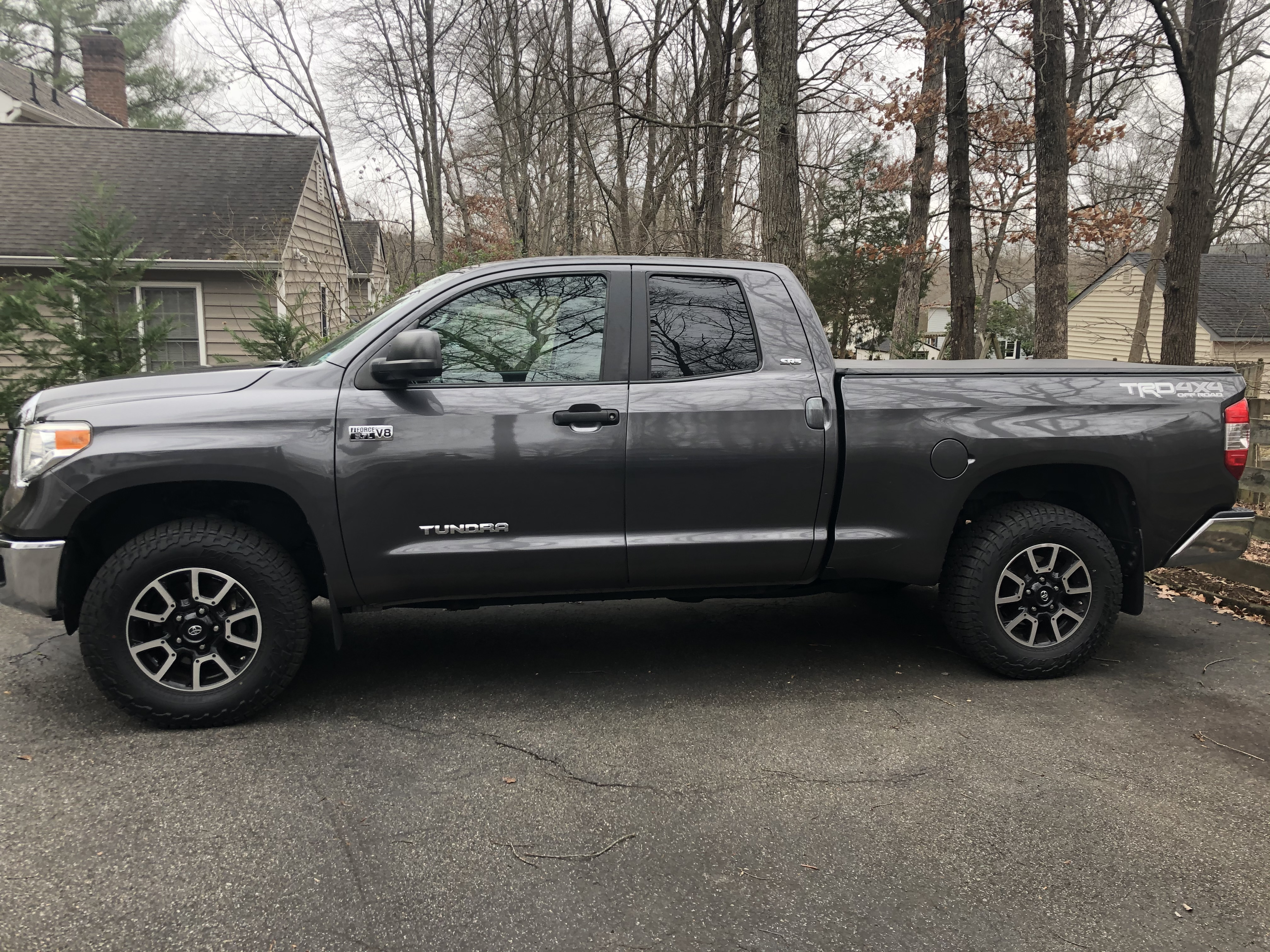 photo 2 Toyota Tundra custom wheels   18x, ET , tire size 275/70 R18. x ET