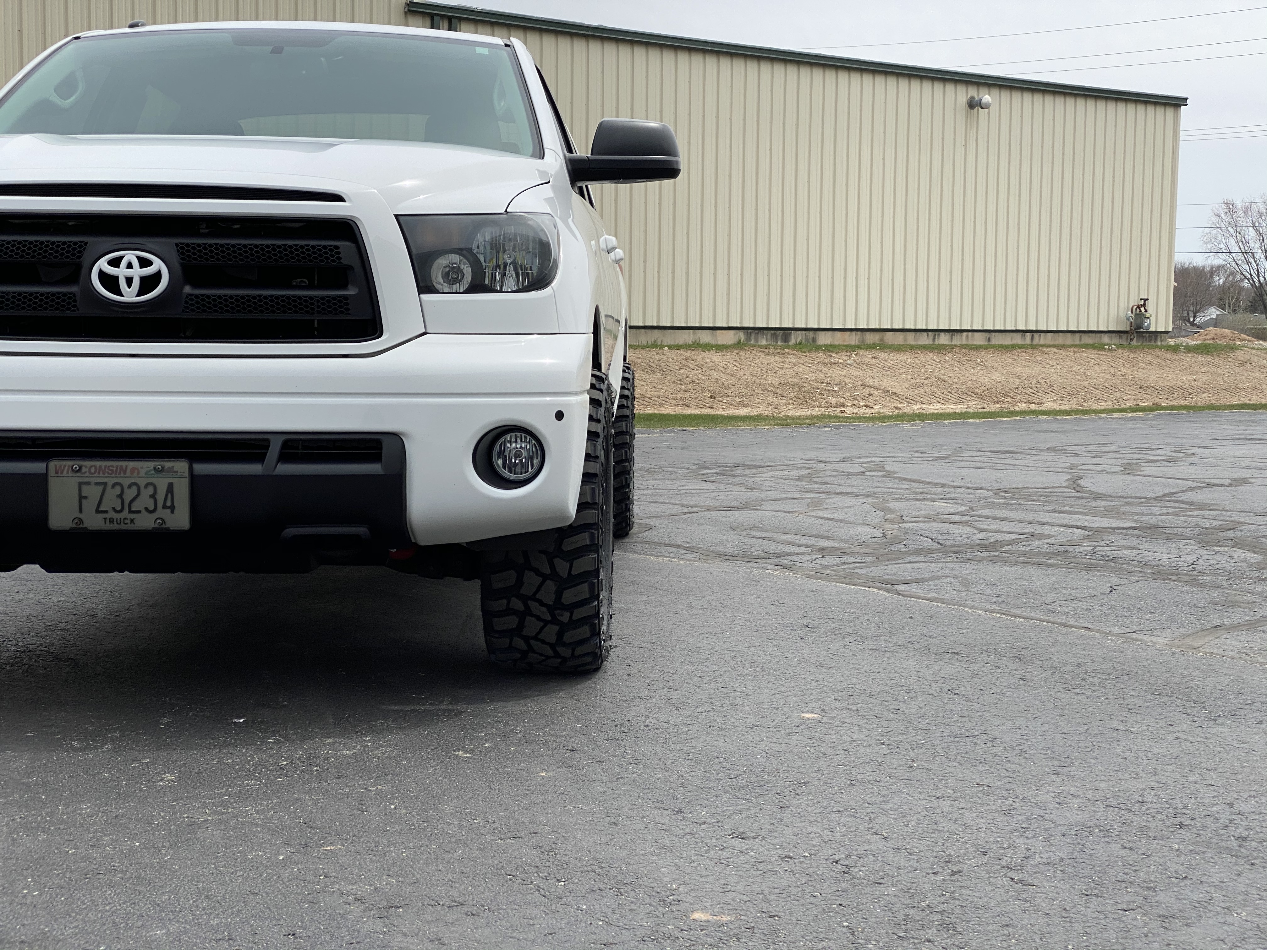 photo 2 Toyota Tundra custom wheels   20x, ET , tire size 295/55 R20. x ET