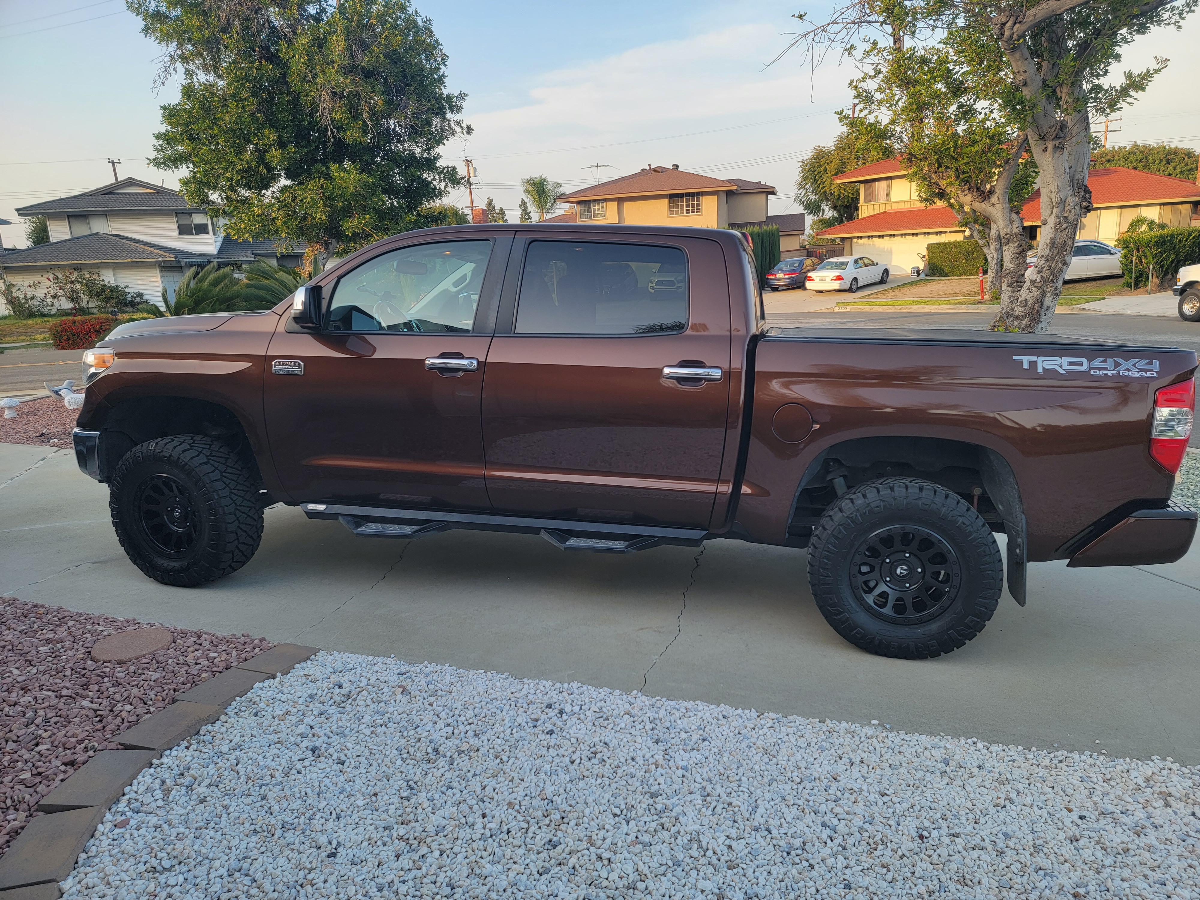 photo 1 Toyota Tundra custom wheels   17x8.5, ET , tire size 33X12.5 R17. x ET