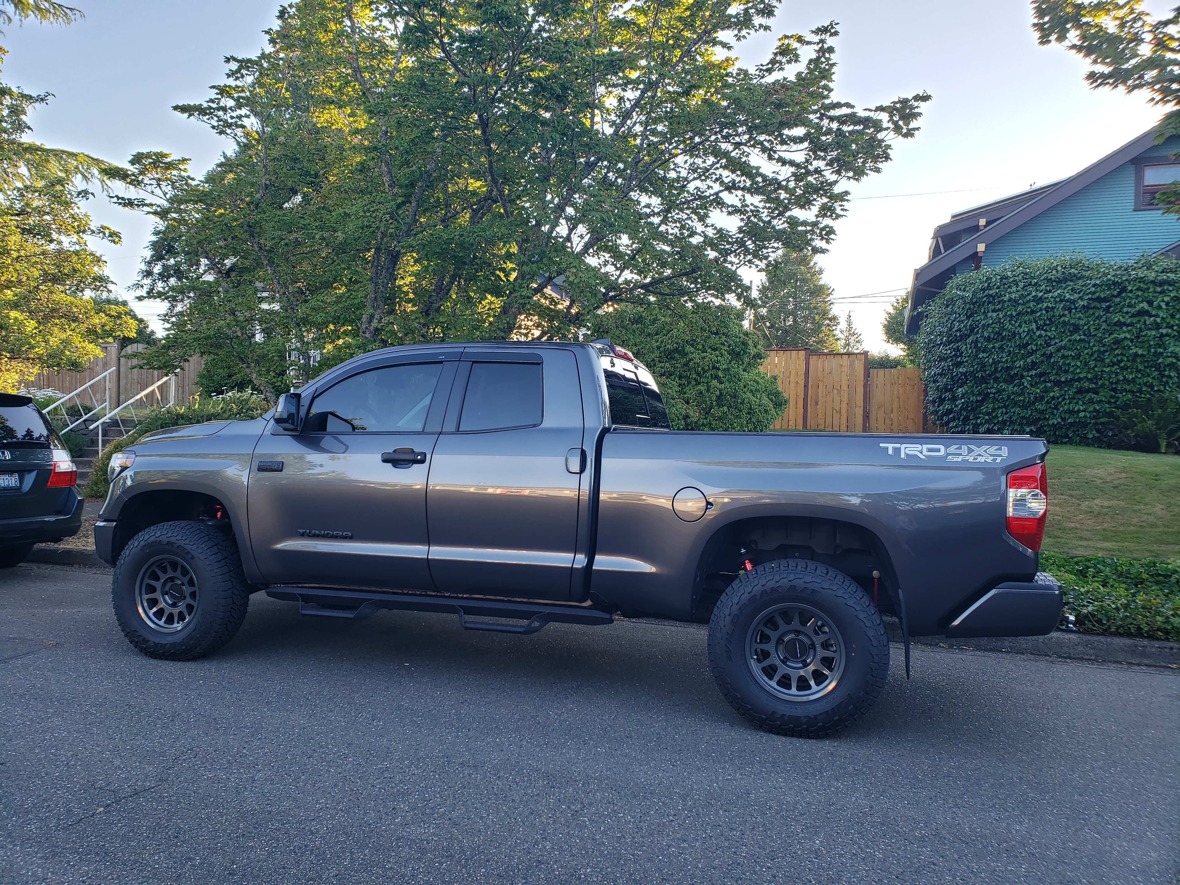 photo 3 Toyota Tundra custom wheels   17x8.5, ET , tire size 33X12.5 R17. x ET