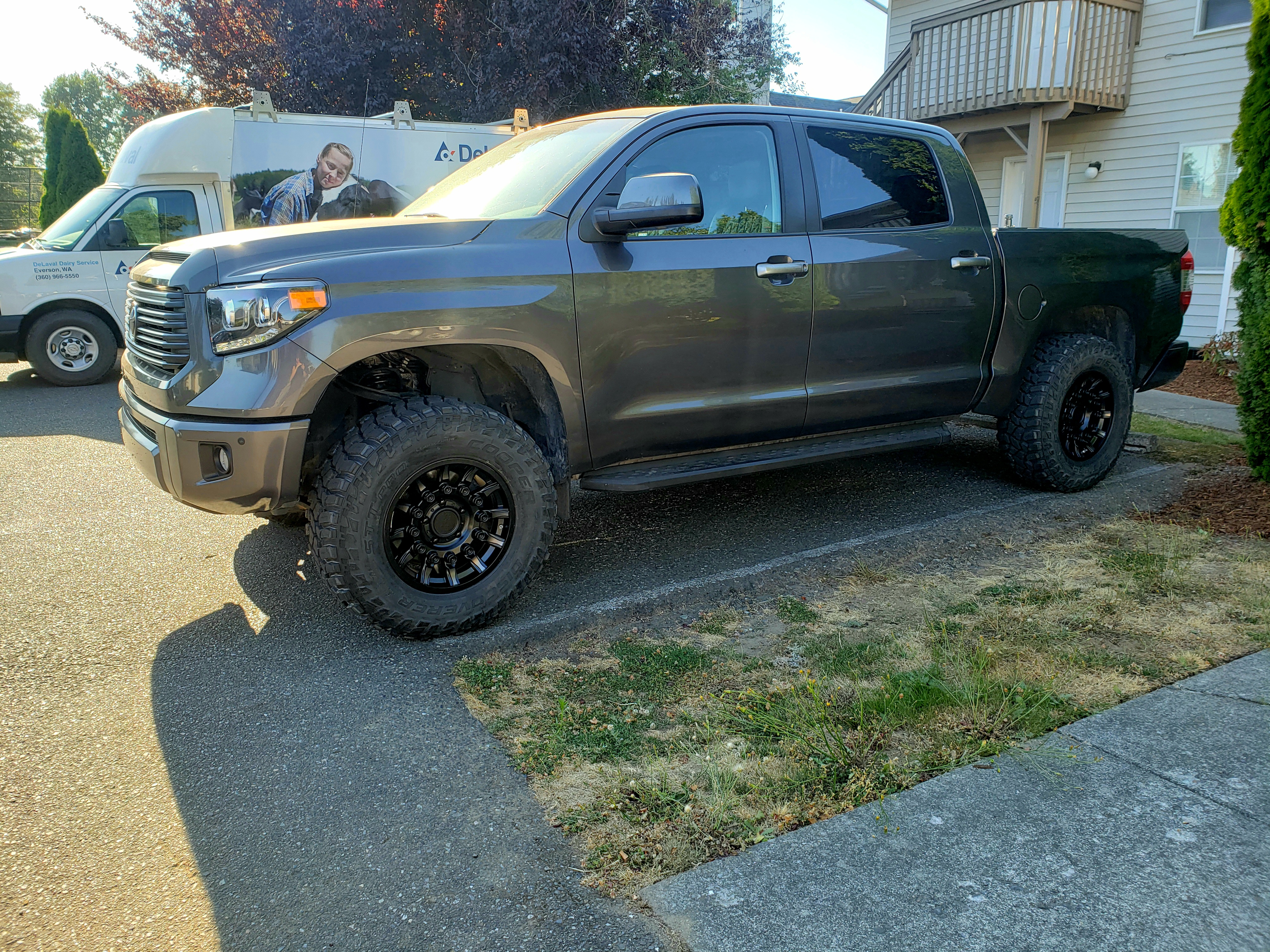 photo 2 Toyota Tundra custom wheels   18x, ET , tire size 305/70 R18. x ET