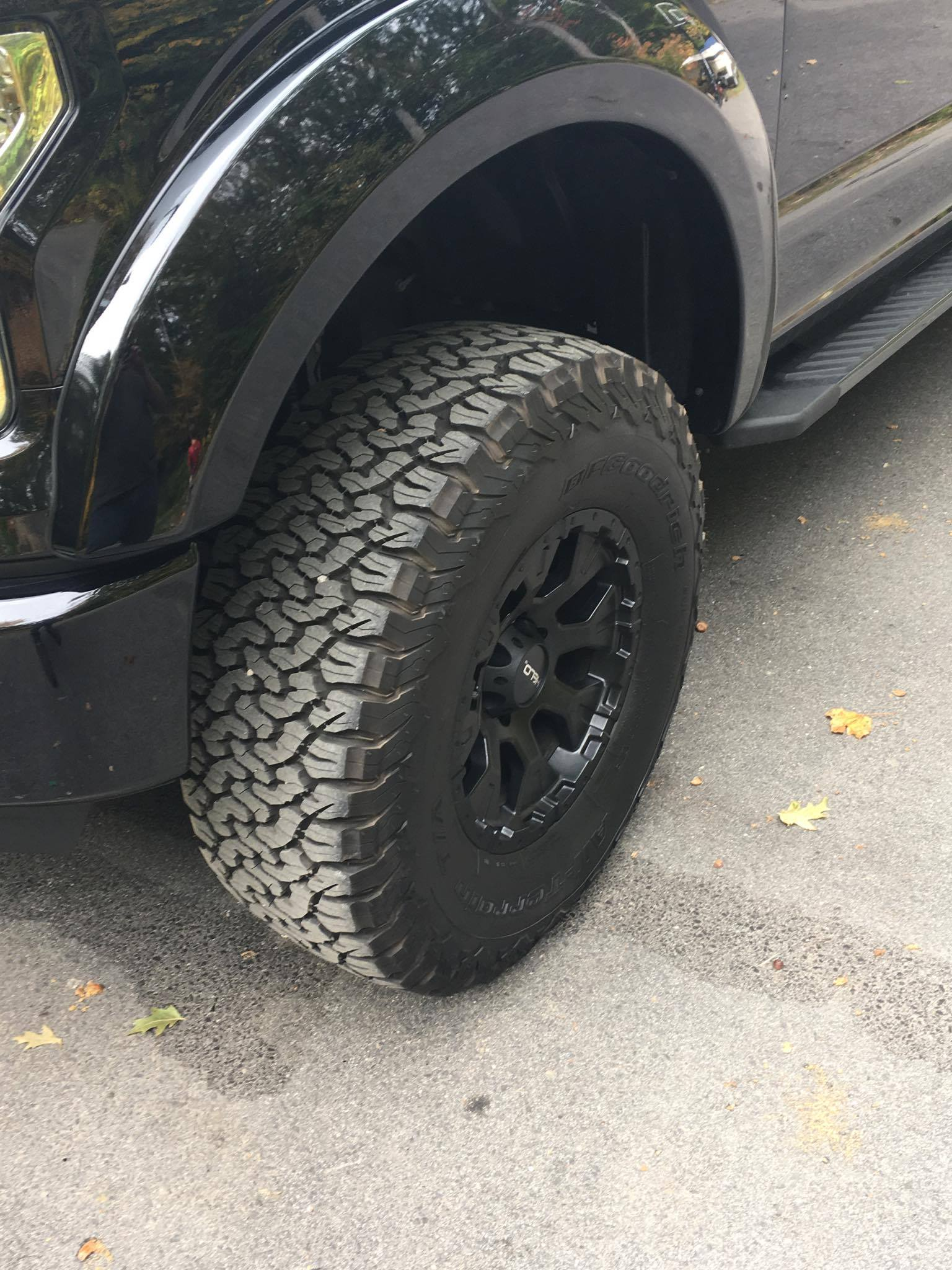 photo 2 Ford F-150 custom wheels 17x, ET -12, tire size 35X R17. x ET