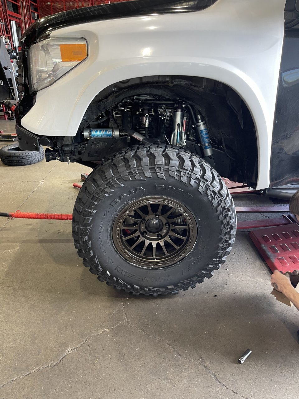 photo 2 Toyota Tundra custom wheels  RR7-H 17x8.5, ET , tire size 37X12.5 R17. x ET