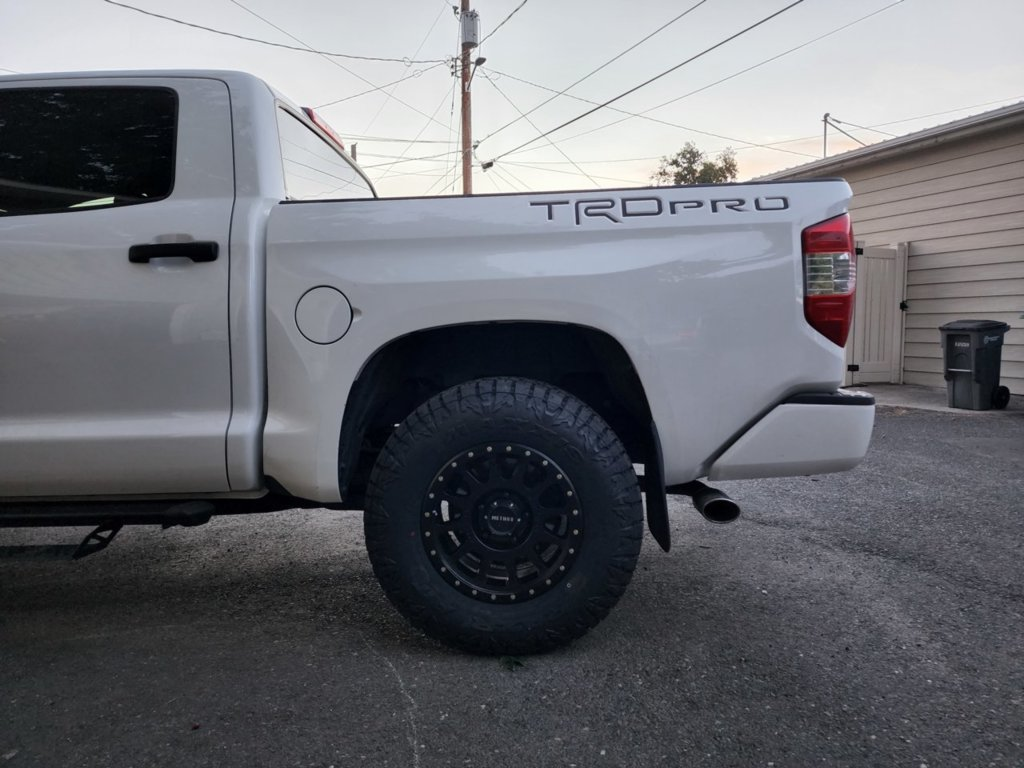 photo 3 Toyota Tundra custom wheels   18x, ET +25, tire size 295/70 R18. x ET