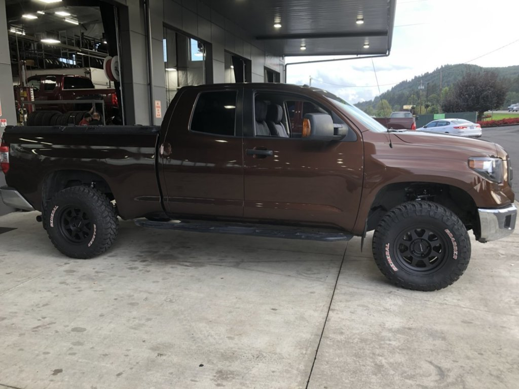 photo 1 Toyota Tundra custom wheels   17x8.5, ET 0, tire size 295/75 R17. x ET