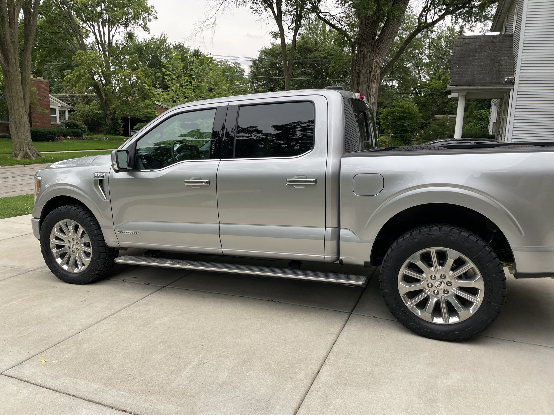 photo 2 Ford F-150 custom wheels 22x, ET , tire size 295/55 R22. x ET