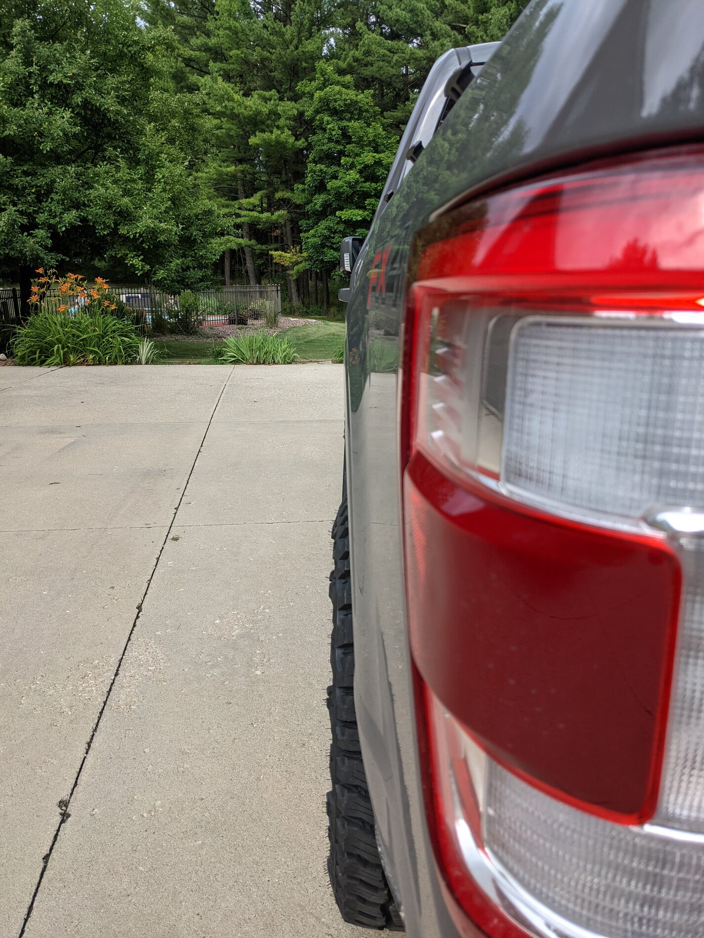 photo 3 Ford F-150 custom wheels 17x8.5, ET +25, tire size 33X12.5 R17. x ET