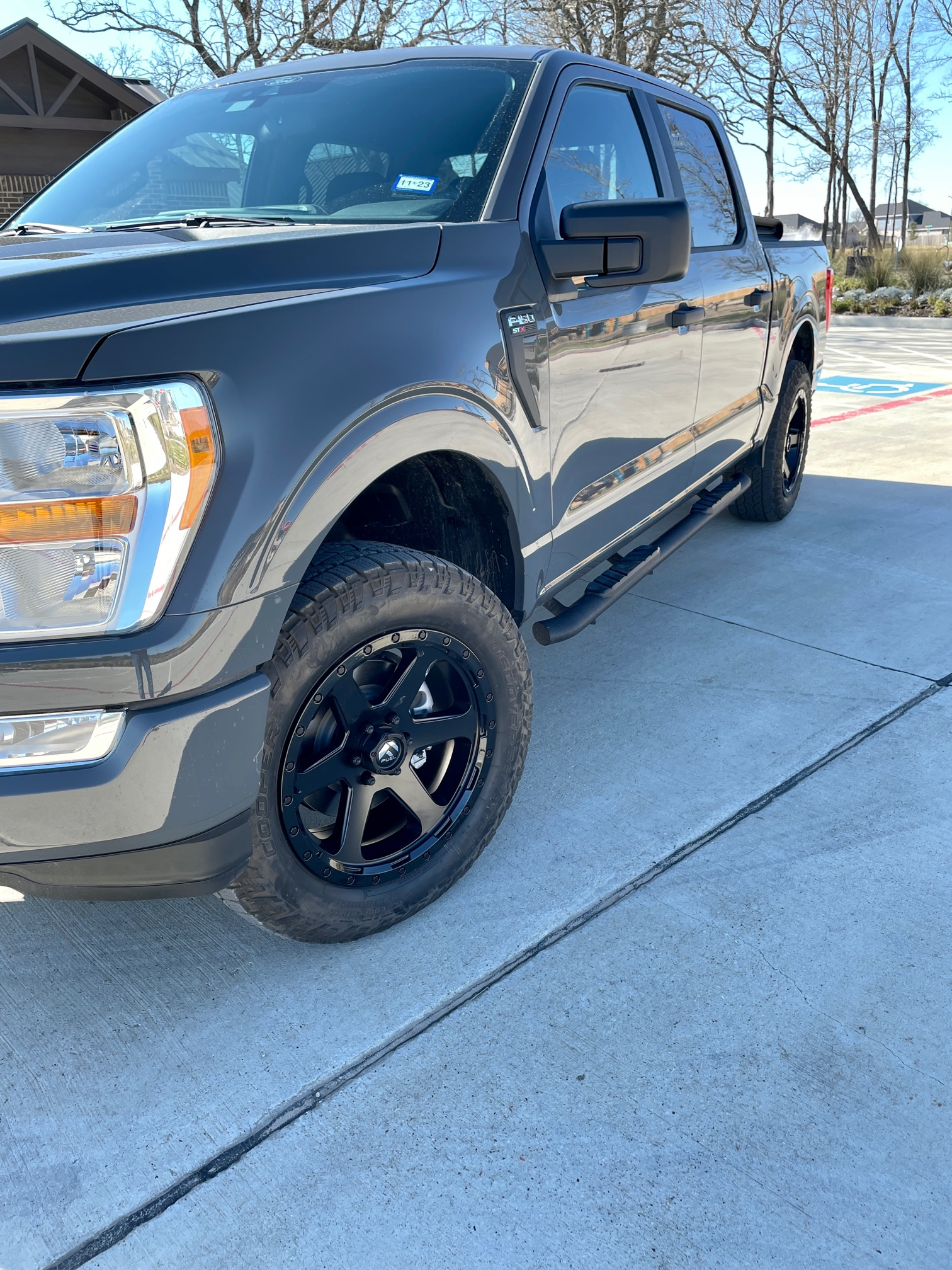 photo 3 Ford F-150 custom wheels 20x9.0, ET +20, tire size 275/60 R20. x ET