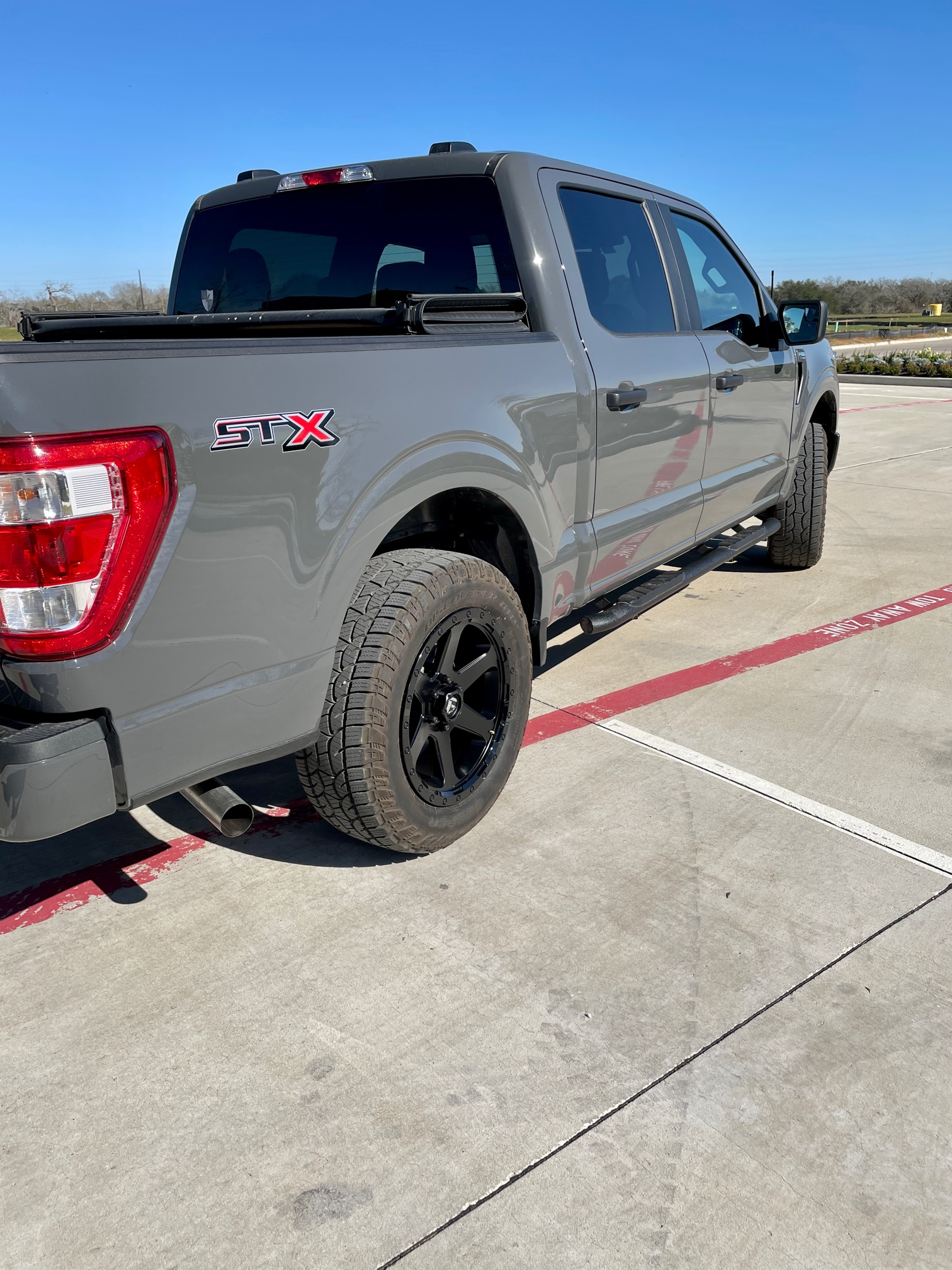 photo 5 Ford F-150 custom wheels 20x9.0, ET +20, tire size 275/60 R20. x ET