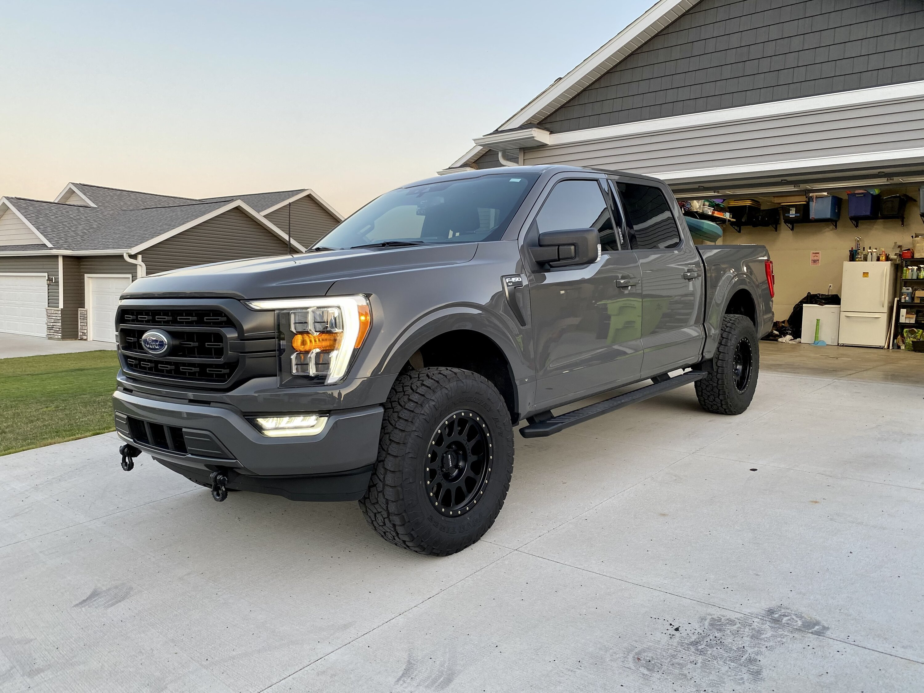 photo 3 Ford F-150 custom wheels 18x9.0, ET +18, tire size 35X12.5 R18. x ET