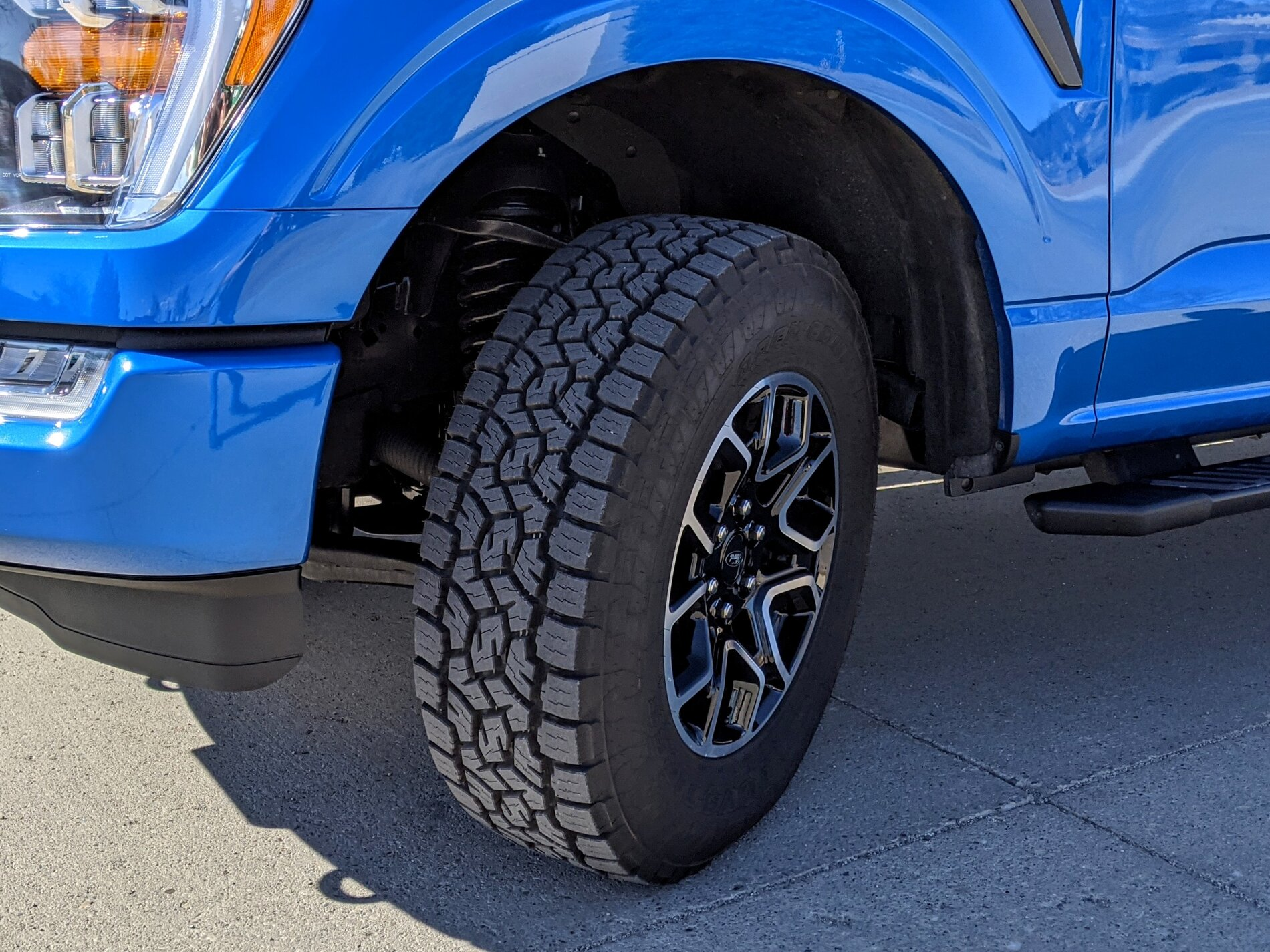 photo 5 Ford F-150 custom wheels Factory Lariat Sport Wheels A/T Tires FX4 Expedition 2021 18x, ET , tire size 275/70 R18. x ET