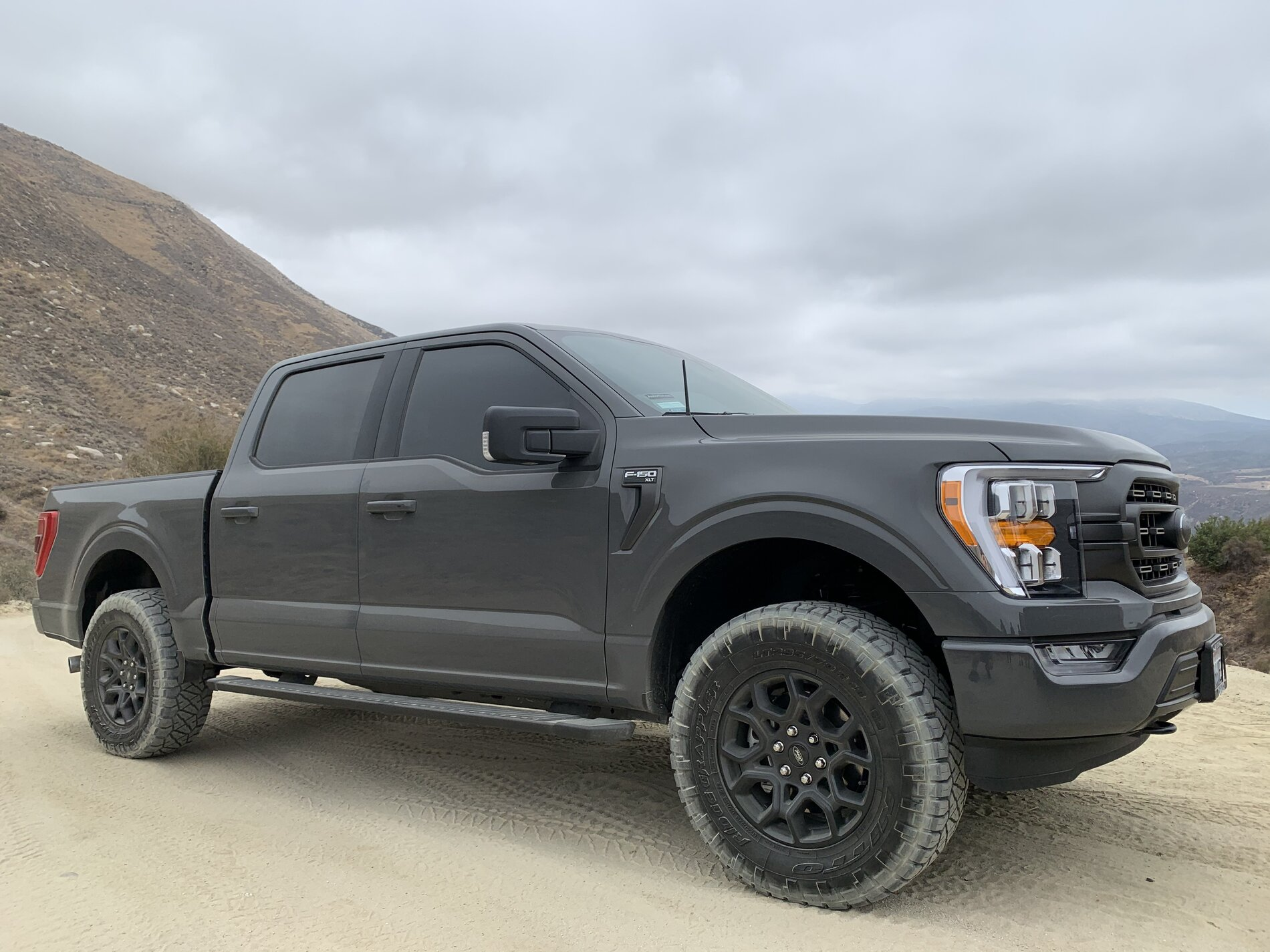 photo 3 Ford F-150 custom wheels   18x, ET , tire size 295/70 R18. x ET